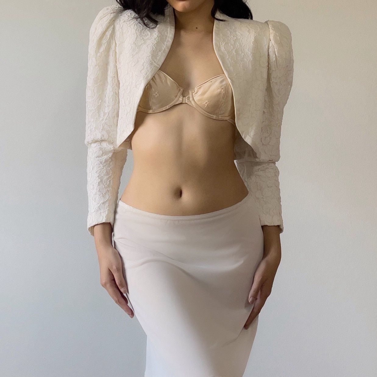 Other Vintage 1980s Off White Corded Lace Bolero Jacket (XS–S) Size XS / US 0-2 / IT 36-38 - 1 Thumbnail
