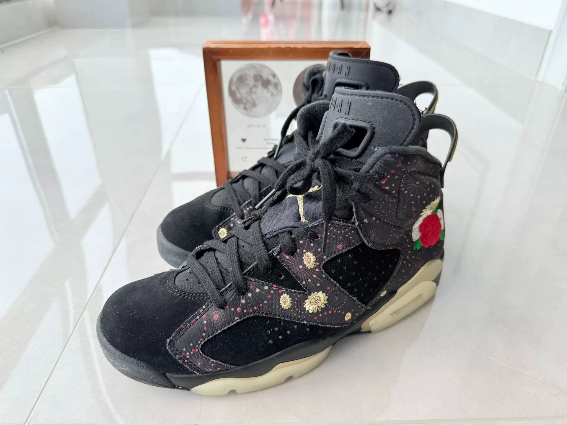 Nike Nike AJ6 Lowtop Sneakers 10 Men Size US 10 / EU 43 - 1 Thumbnail