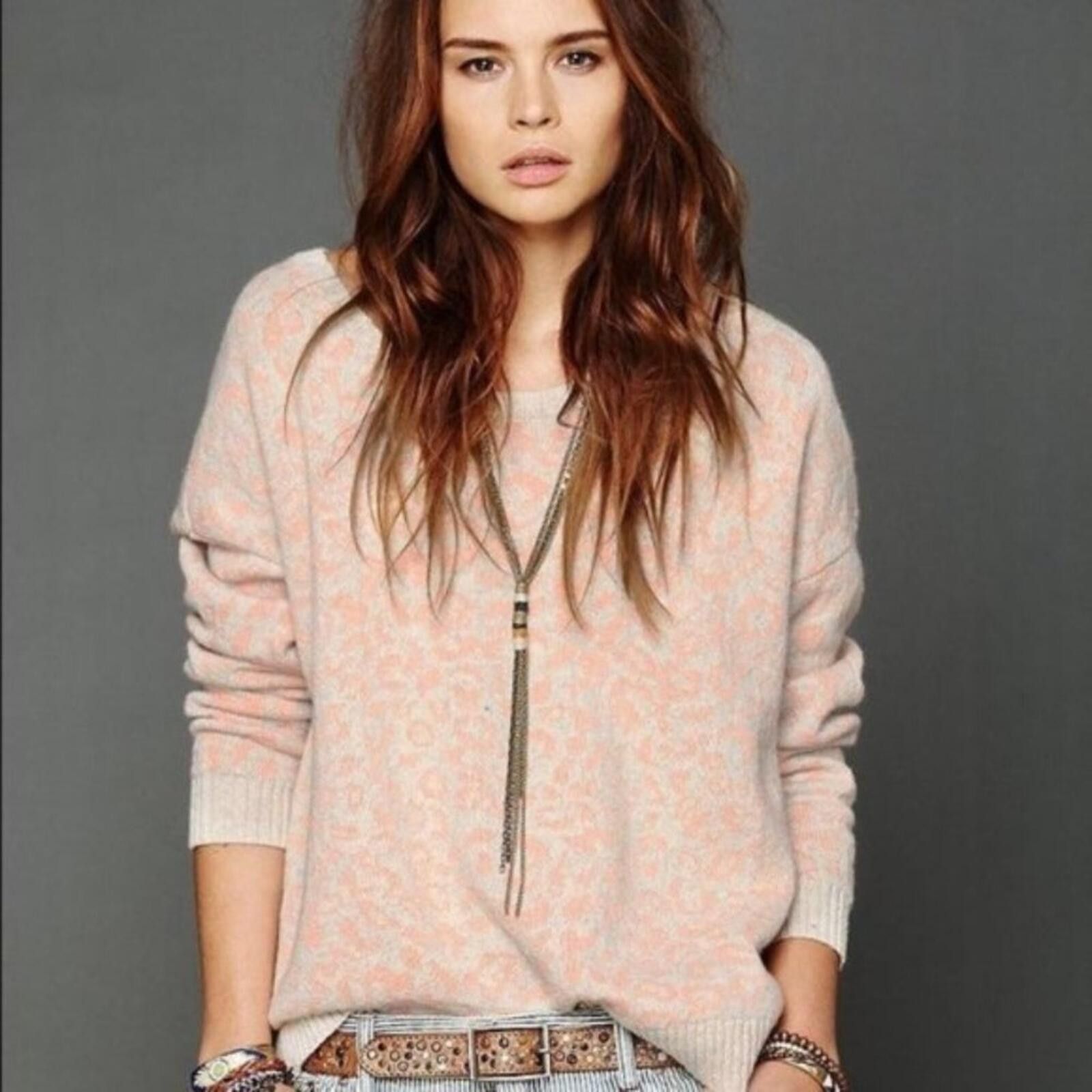 Free People Free People Peach and Cream Scoop Neck Sweater Size S / US 4 / IT 40 - 1 Thumbnail