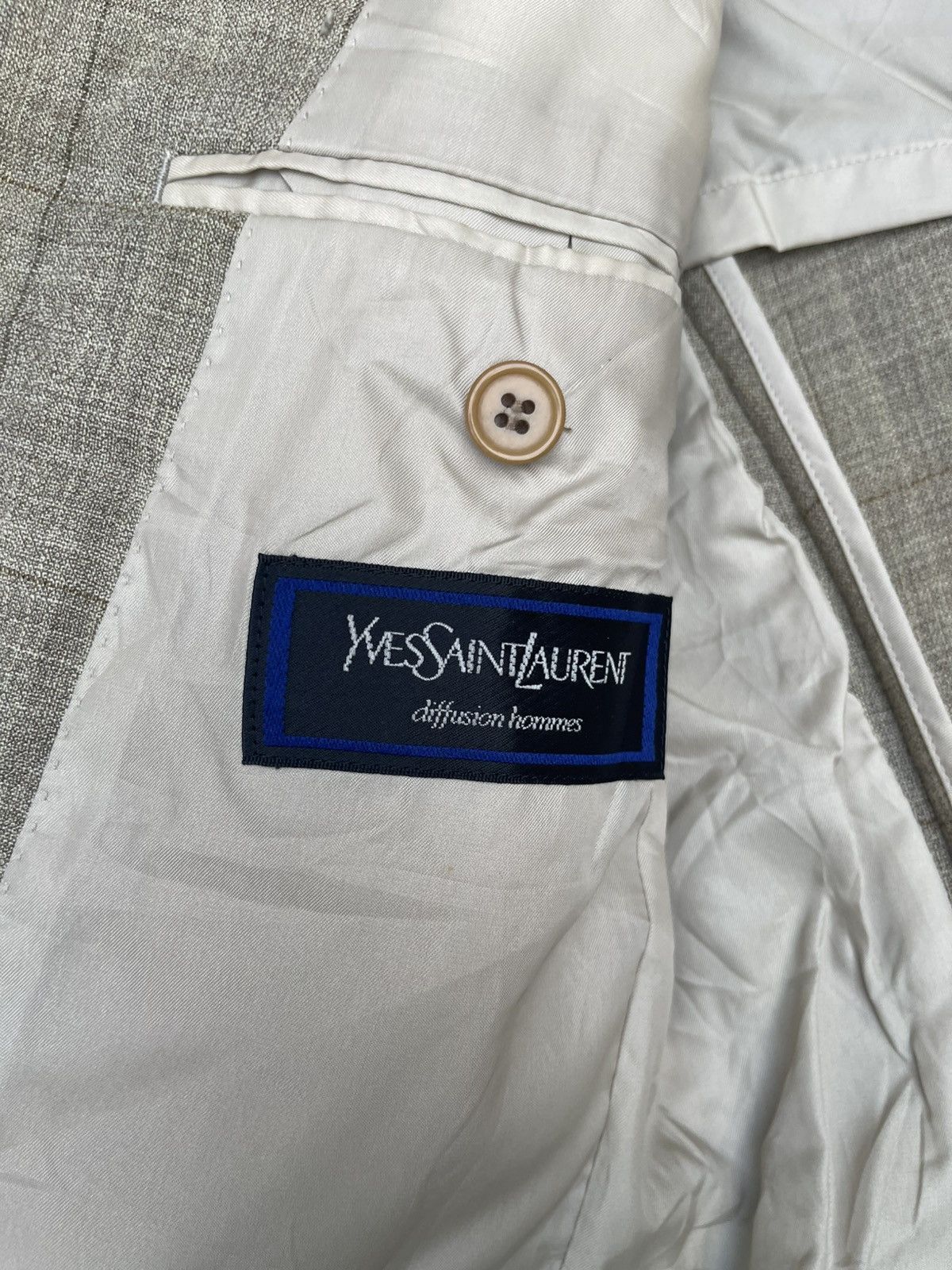 Yves Saint Laurent Yves Saint Laurent Diffusion Hommes Blazer Subtle Gray Plaid Size US M / EU 48-50 / 2 - 3 Thumbnail