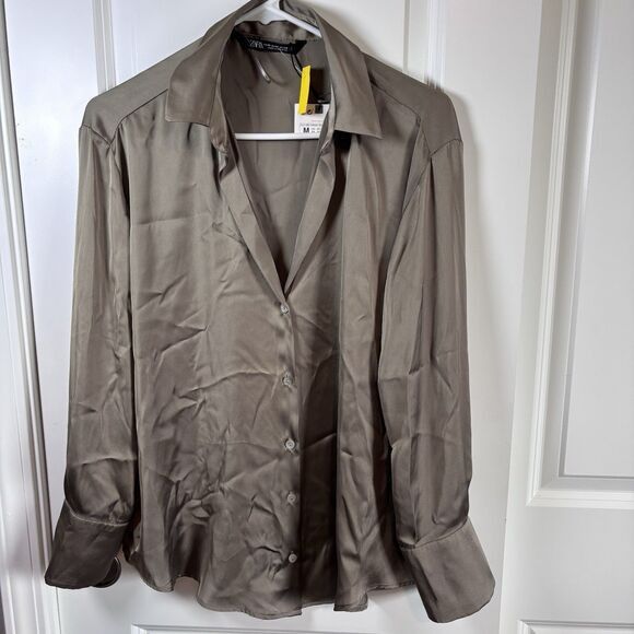Zara ZARA OFF GREEN SATIN V-NECK SHIRT LONG SLEEVE BUTTON M Size M / US 6-8 / IT 42-44 - 1 Thumbnail