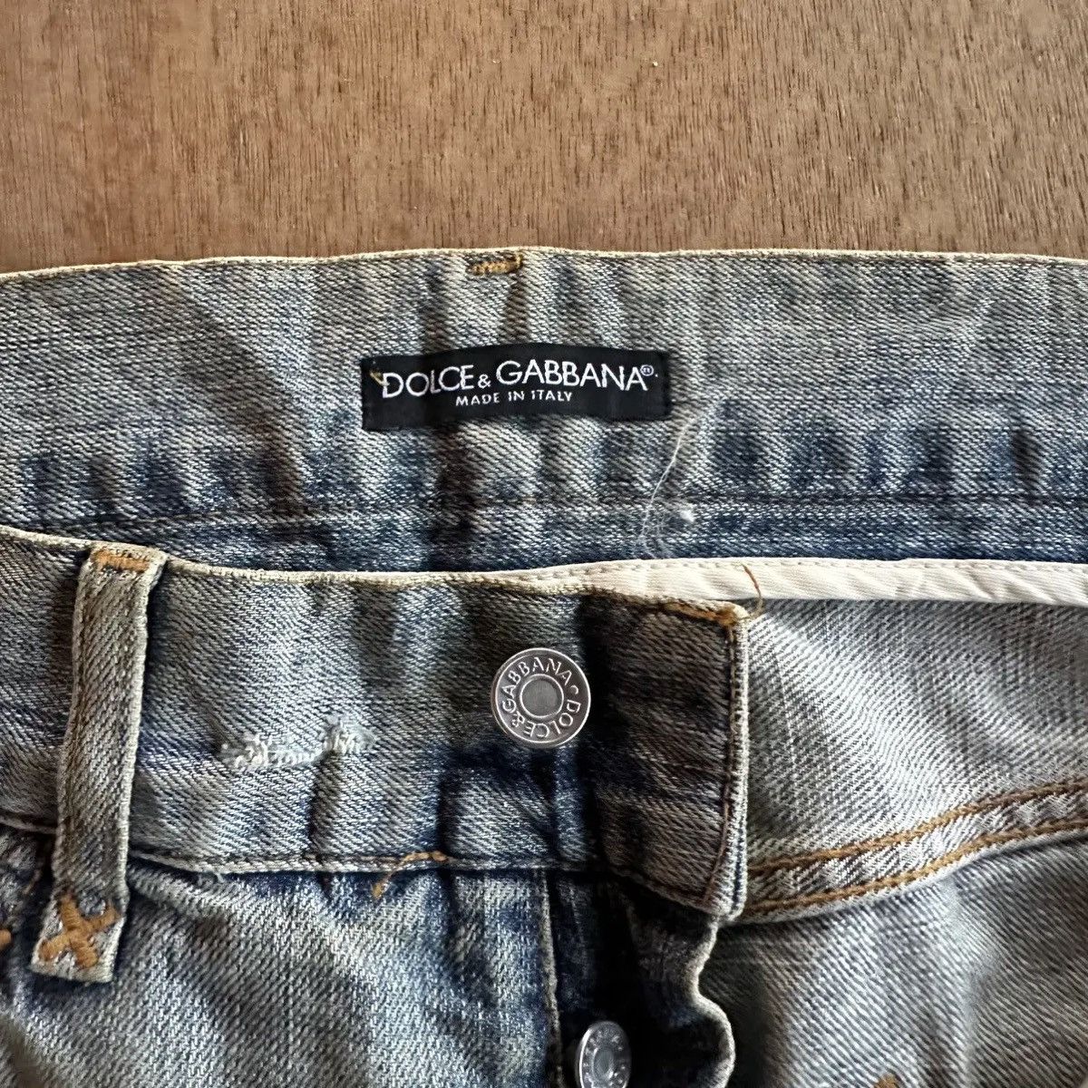 Dolce & Gabbana SICKSS 💥 VTG DOLCE&GABBANA DISTRESSED DENIM LIGHTWASH PANT Size US 34 / EU 50 - 11 Thumbnail