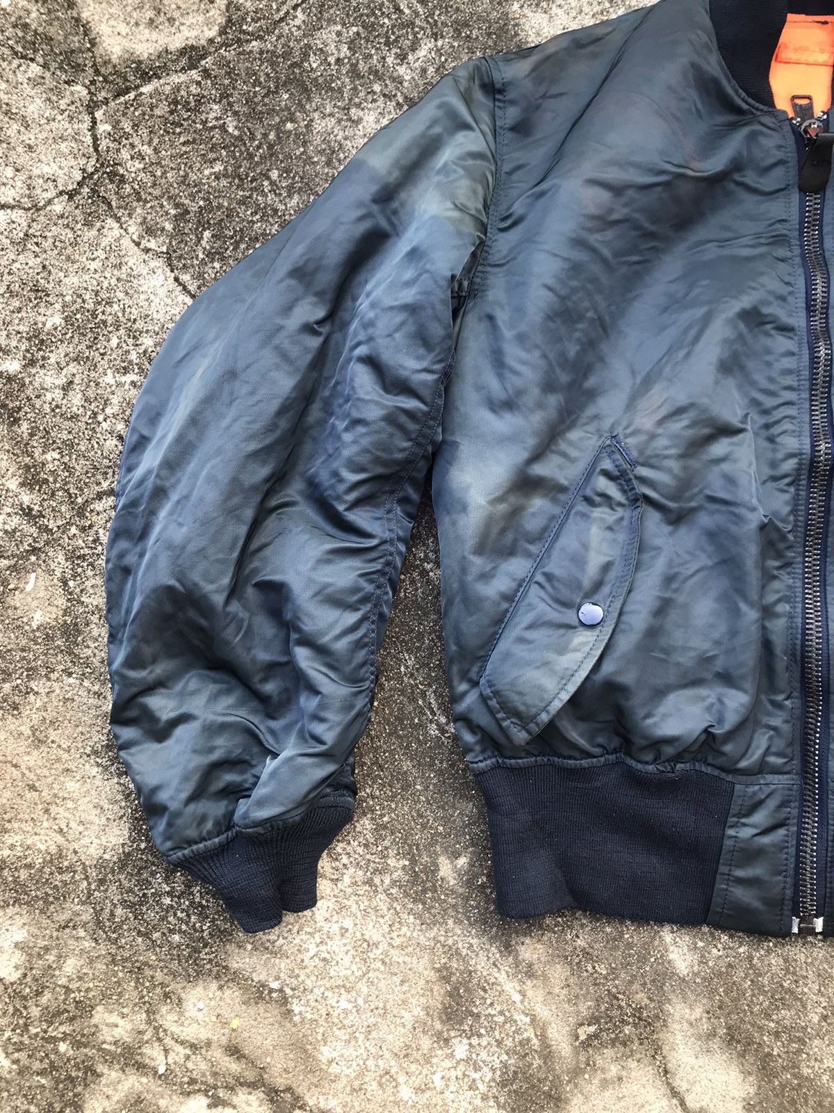 Avirex × Vintage Avirex MA1 Bomber Jacket Reversible made in USA sun faded Size US M / EU 48-50 / 2 - 6 Thumbnail