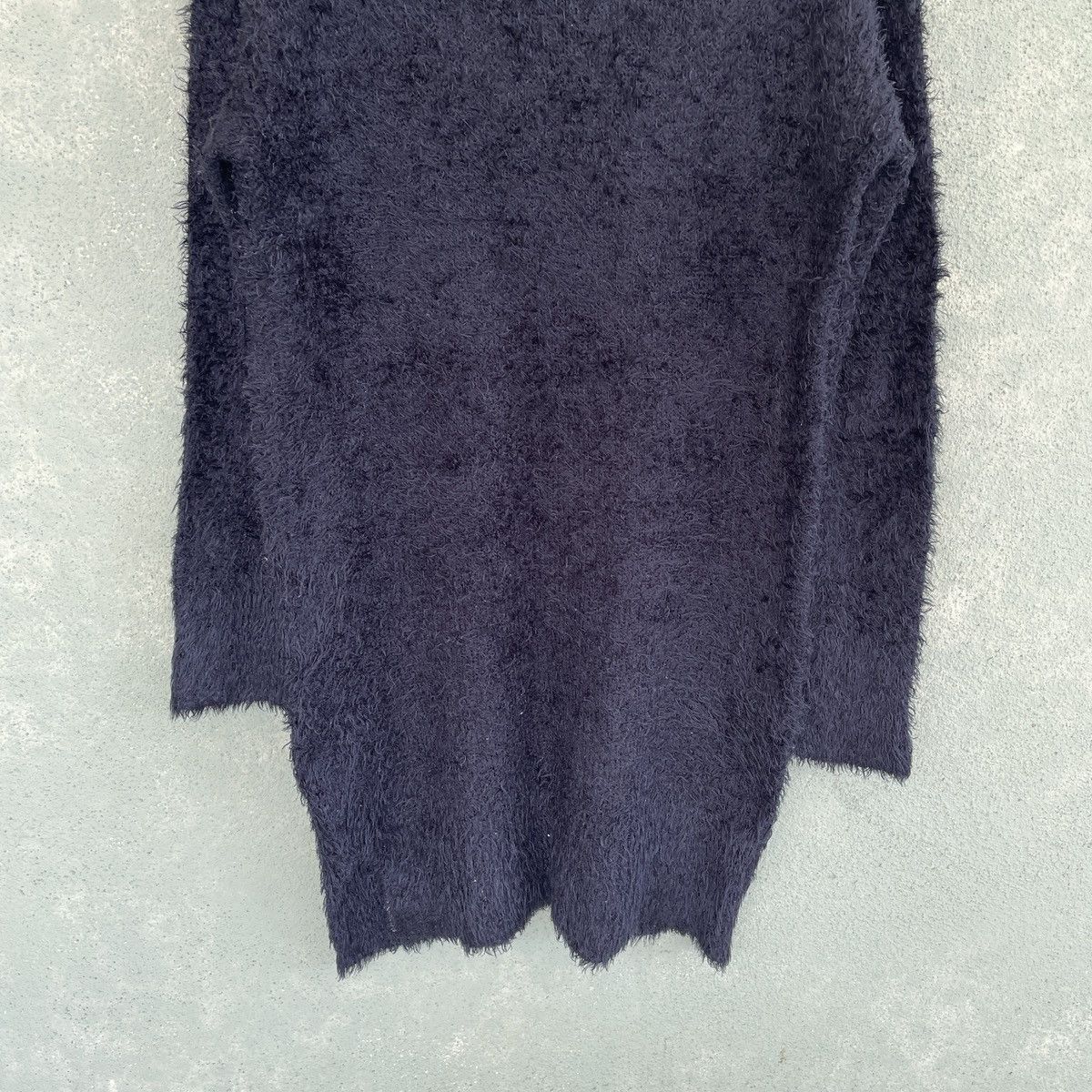 Japanese Brand Vintage Japanese Black Fur Shag Shaggy Long Knitwear Sweater Size US S / EU 44-46 / 1 - 9 Thumbnail