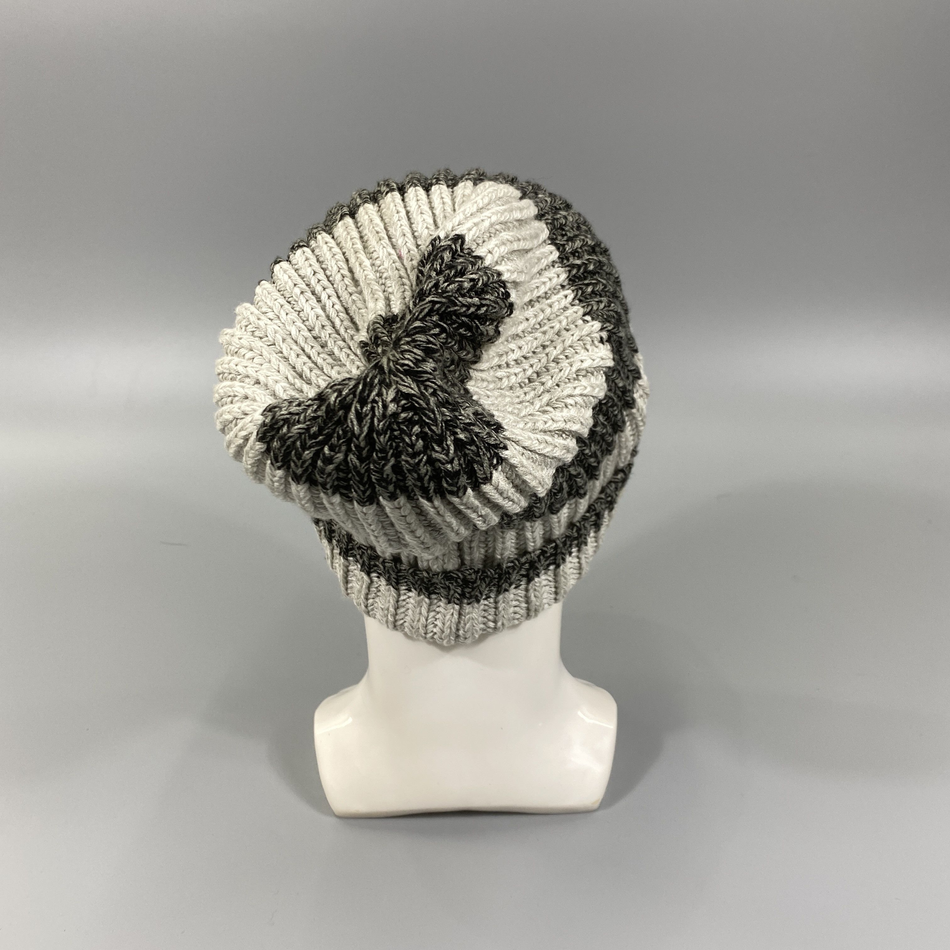 Uniqlo Uniqlo Stripped Beanie -BN736 Size ONE SIZE - 2 Thumbnail