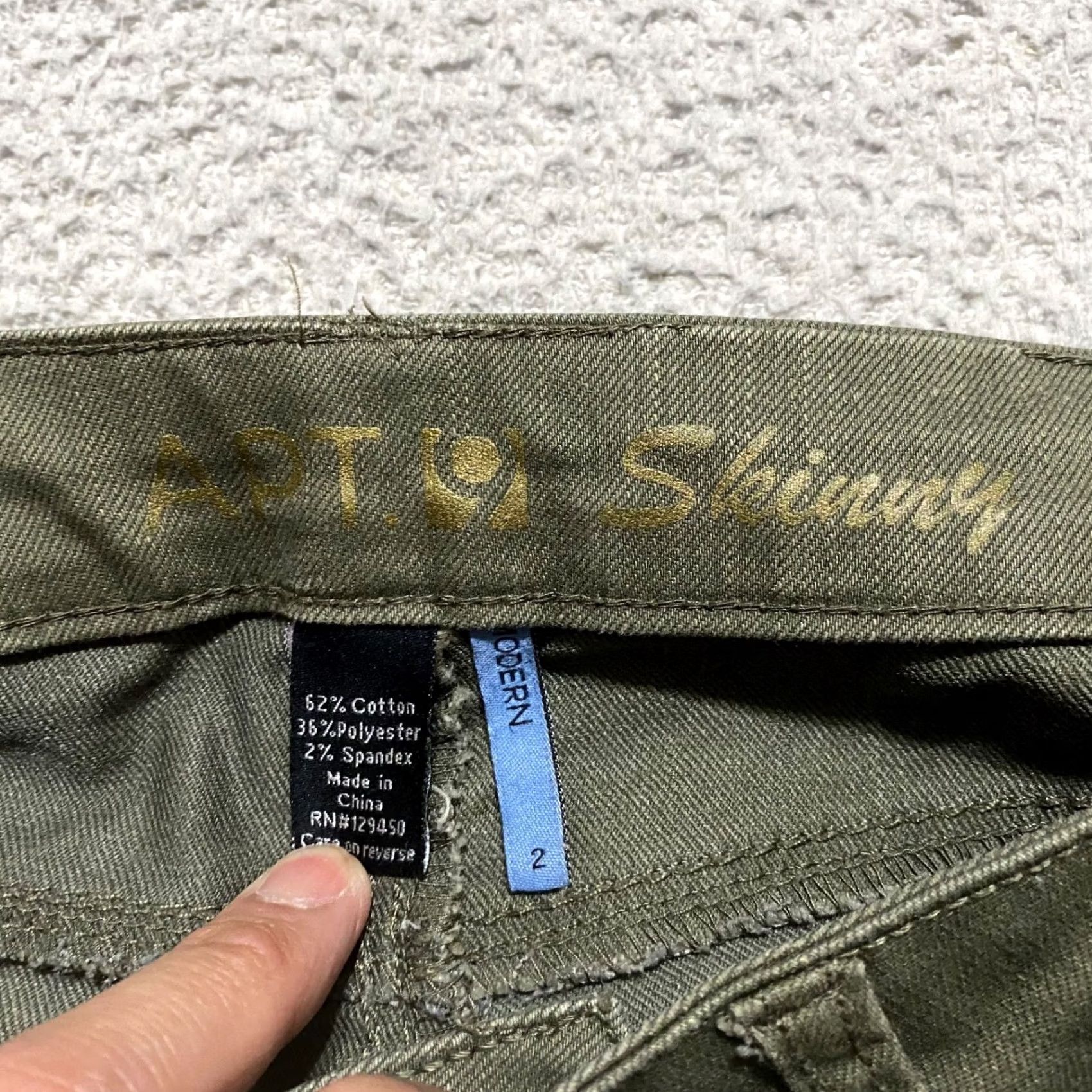 Apt. 9 Apt. 9 Jeans Green Denim Dark Wash Skinny Leg Crop Womens Size 2 Banded Mid Rise 5-Pocket Cotton Polyester Spandex Size 26" / US 2 / IT 38 - 3 Thumbnail