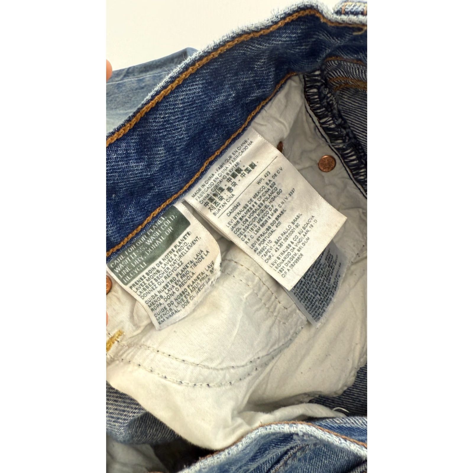 Levi's Levi’s Jeans Women 28 Blue Denim Straight Leg Button Fly Distressed 5-Pocket Regular Fit Cotton Jeans Size 28" / US 6 / IT 42 - 7 Thumbnail