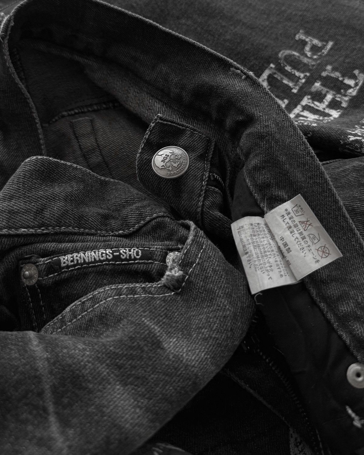 BERNINGS SHO BERNINGS-SHO DISTRESSED FLARE JEANS Size US 29 - 5 Thumbnail