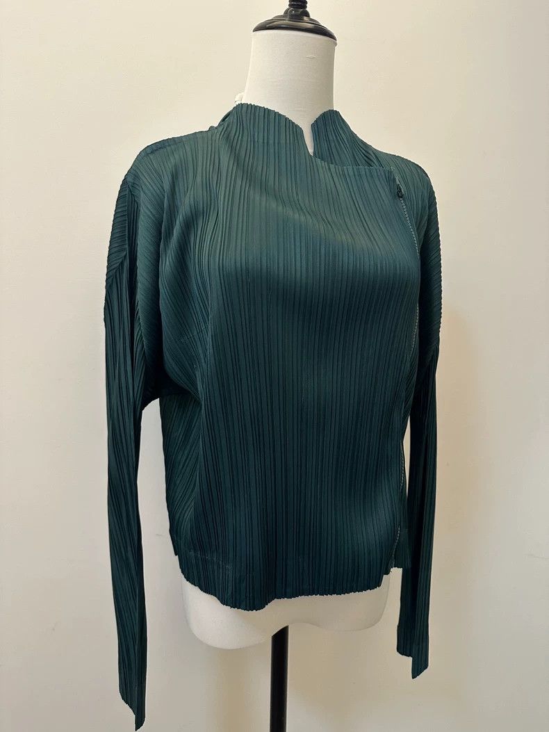 Issey Miyake Issey Miyake size:2 Green pleated coat Size M / US 6-8 / IT 42-44 - 4 Thumbnail
