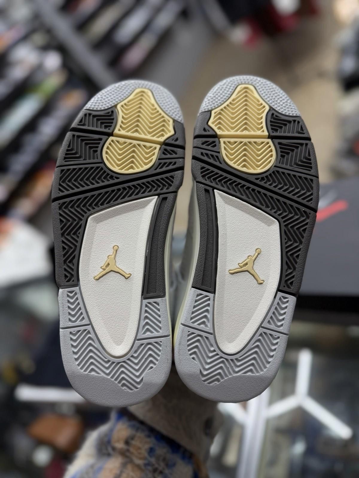 Jordan Brand Air Jordan 4 Retro SE Craft Photon Dust (GS) 5Y/6.5W Size US 5 / EU 37 - 9 Thumbnail