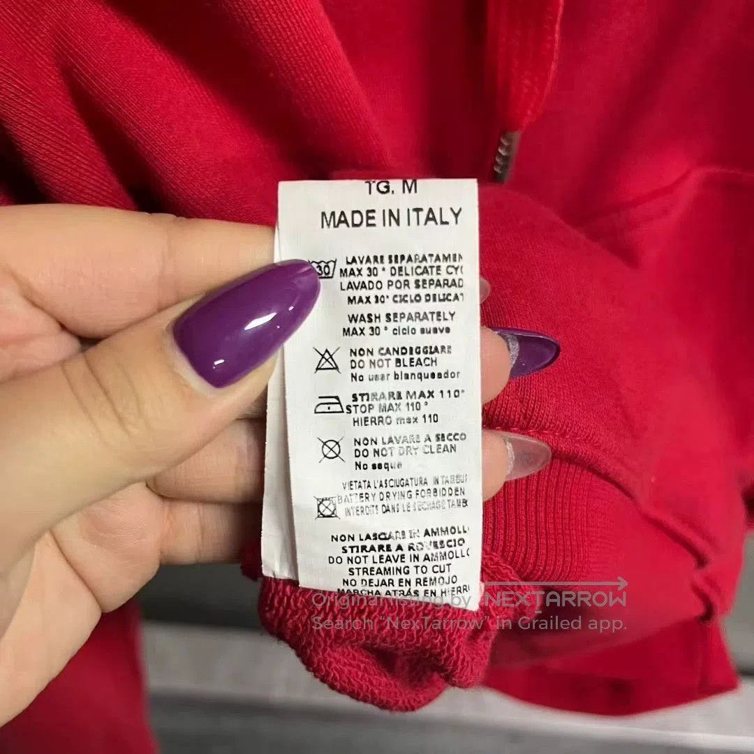 Supreme supreme red logo pullover hoodie. Size US M / EU 48-50 / 2 - 3 Thumbnail