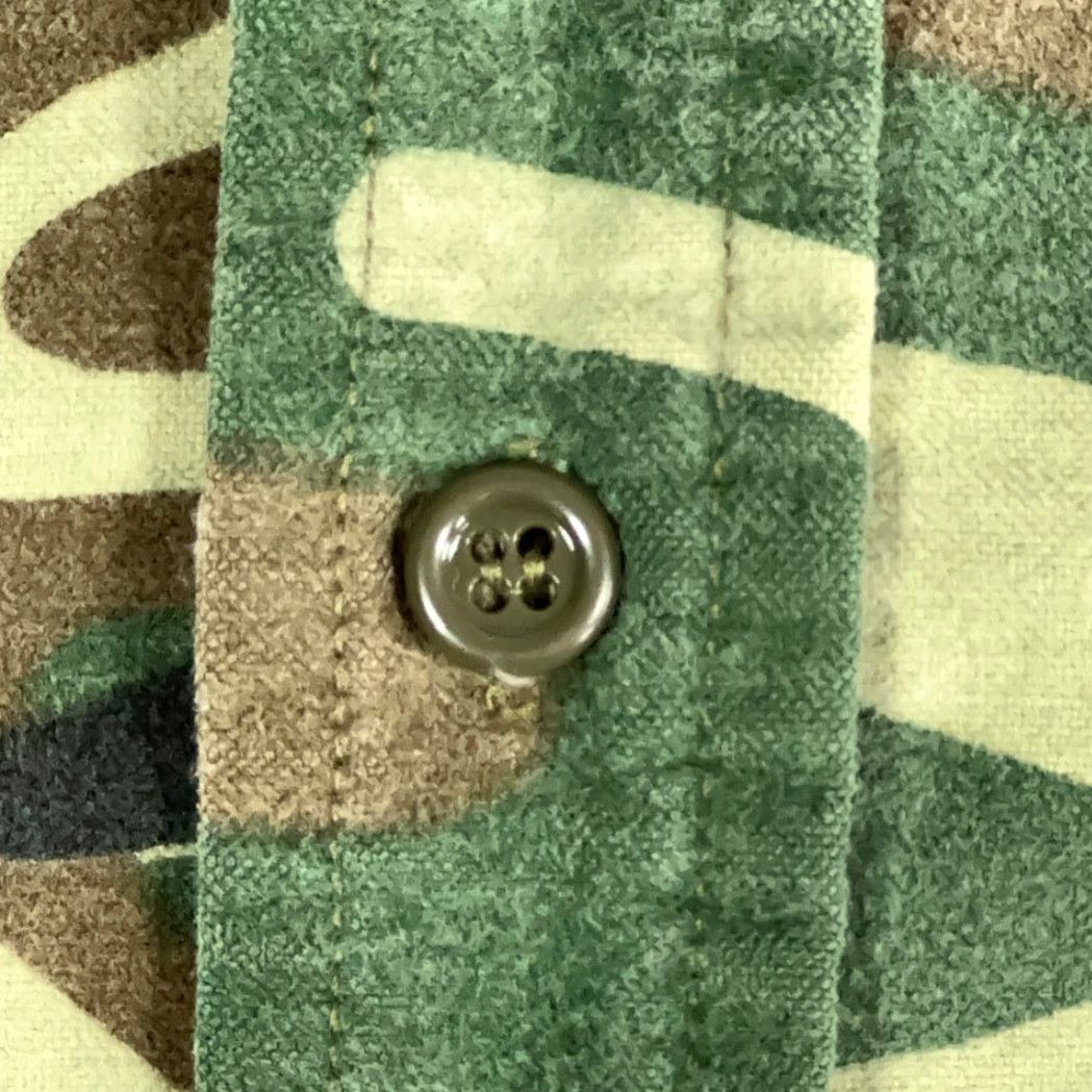 Vintage VINTAGE Arctic Camouflage Shirt Adult Large Green Brown Woodland Flannel 80s Button-Up with Pockets Mens Size US L / EU 52-54 / 3 - 6 Thumbnail