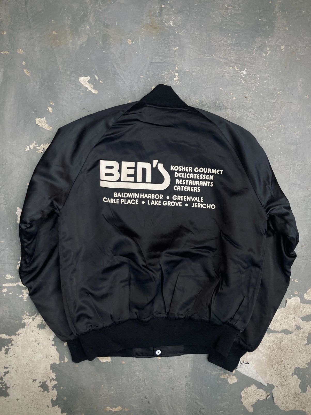 Other Vintage 80s United Sports Apparel Satin Bomber Jacket Size US M / EU 48-50 / 2 - 1 Thumbnail