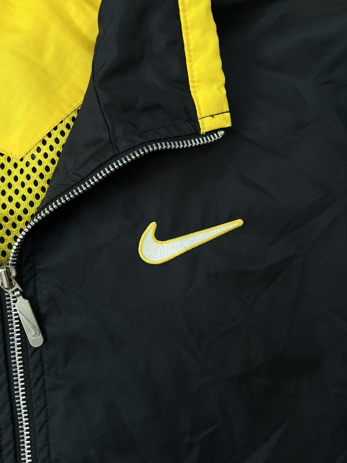 Nike 90’s NIKE BIG BACK SWOOSH LOGO OVERSIZED RETRO TRACK JACKET Size US XL / EU 56 / 4 - 3 Thumbnail