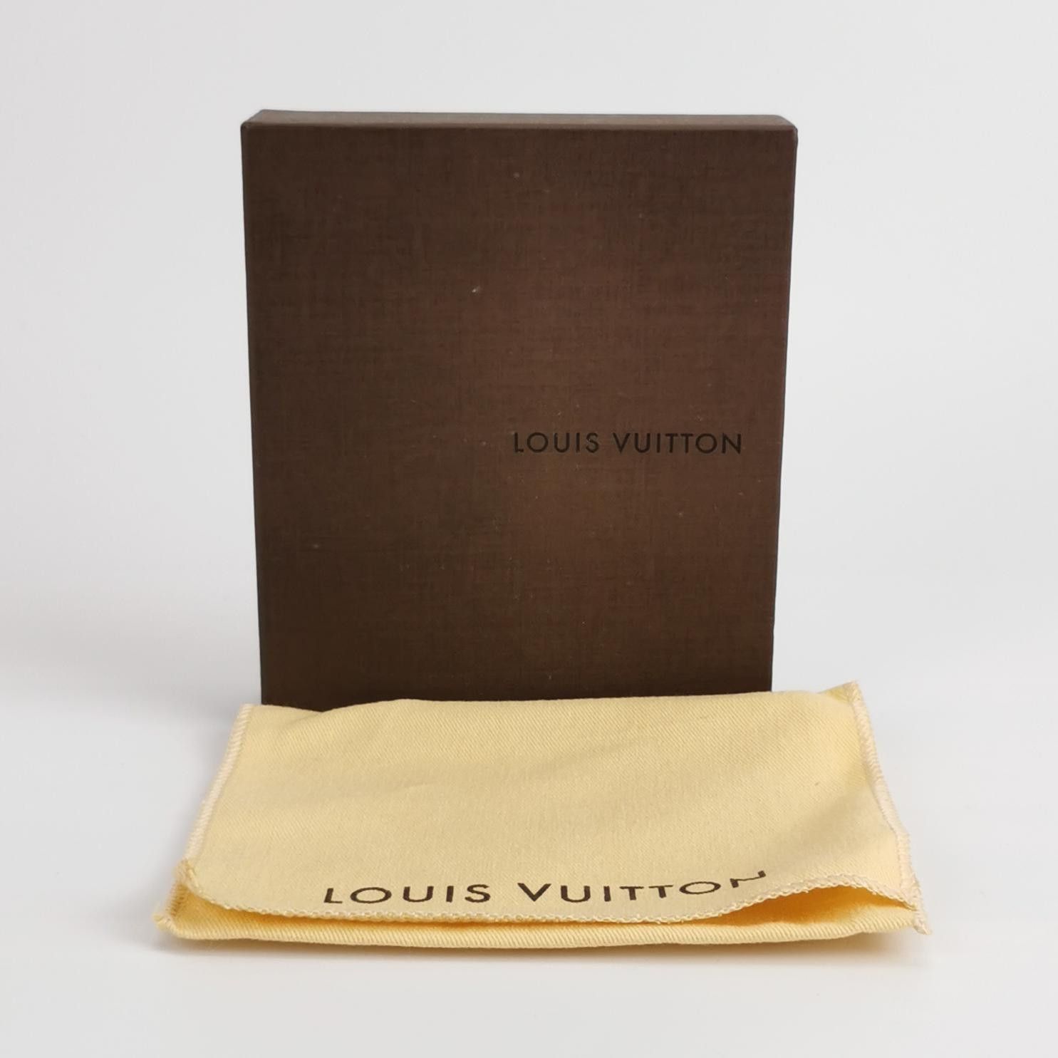 Louis Vuitton Louis Vuitton (LV) Zippy cowhide solid color old flower emb Size ONE SIZE - 1 Thumbnail