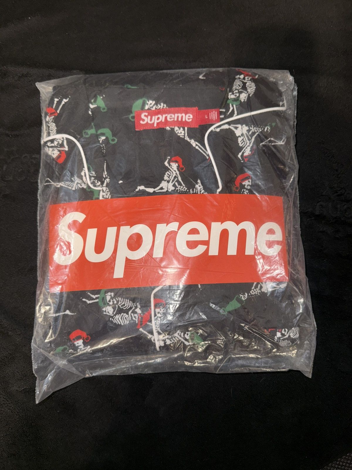 Hanes × Supreme Supreme FW25 Holiday Pajama Set Size US L / EU 52-54 / 3 - 2 Thumbnail