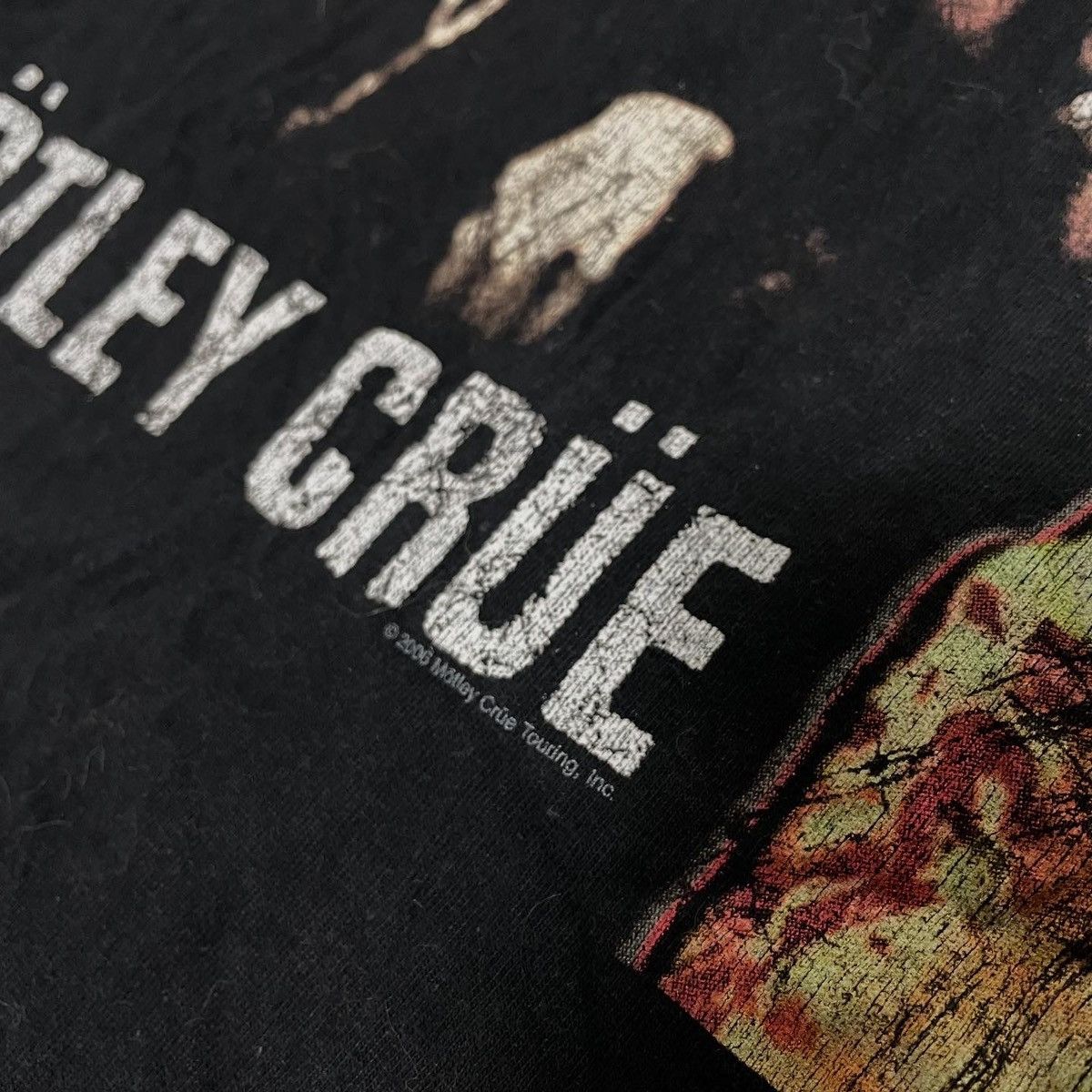 Band Tees Vintage Motley Crue Red White And Crue Tour Shirt 2005 Size US M / EU 48-50 / 2 - 5 Thumbnail