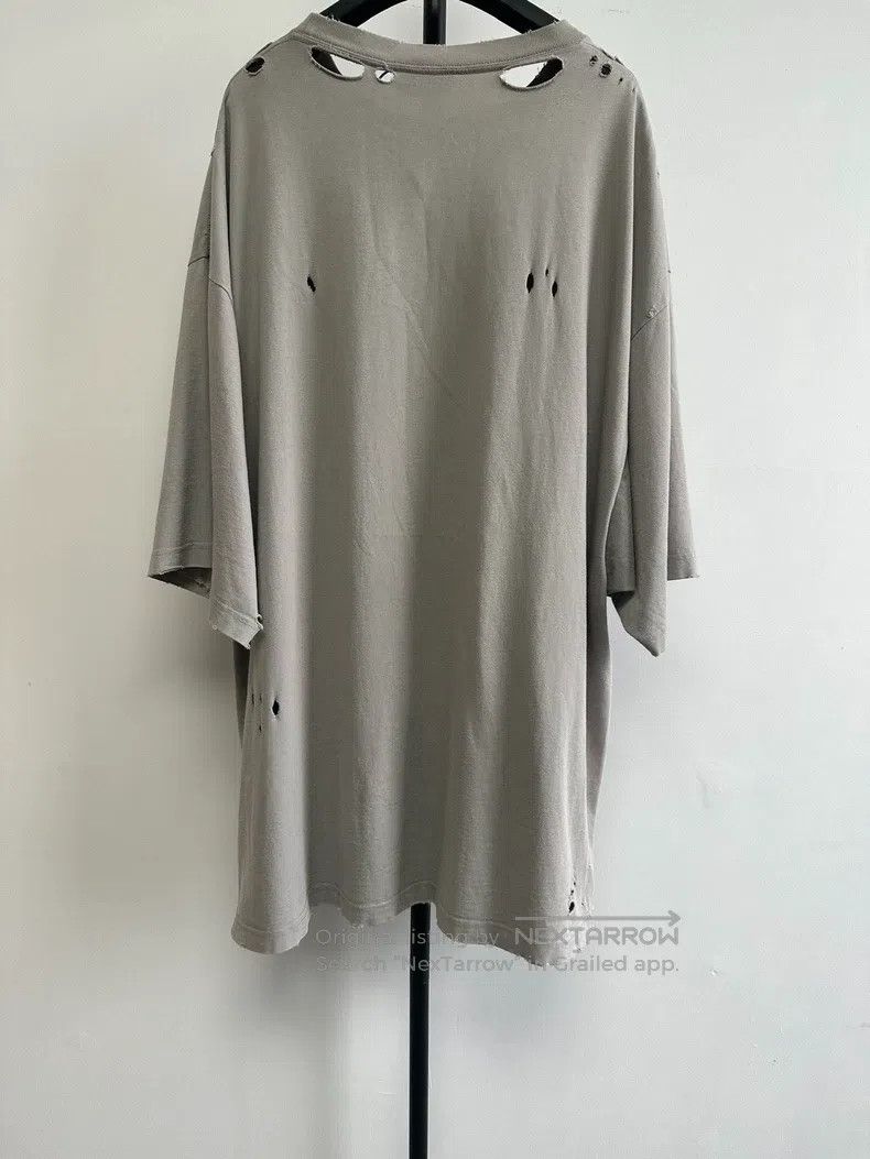 Balenciaga Balenciaga Solid Color Printed Ripped Short Sleeve Size US S / EU 44-46 / 1 - 2 Thumbnail