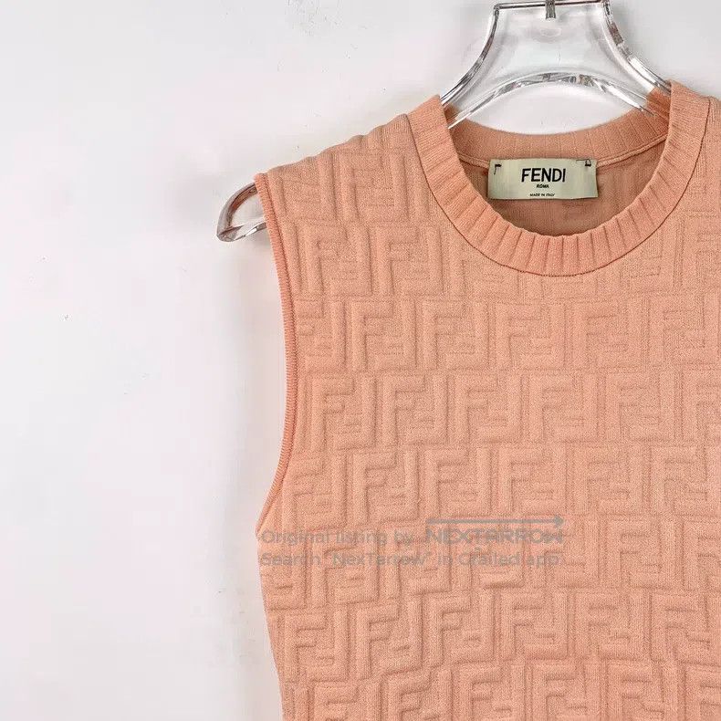 Fendi Fendi Pinkish Orange Logo Letter Embossed Full Print Sleev Size XS / US 0-2 / IT 36-38 - 3 Thumbnail