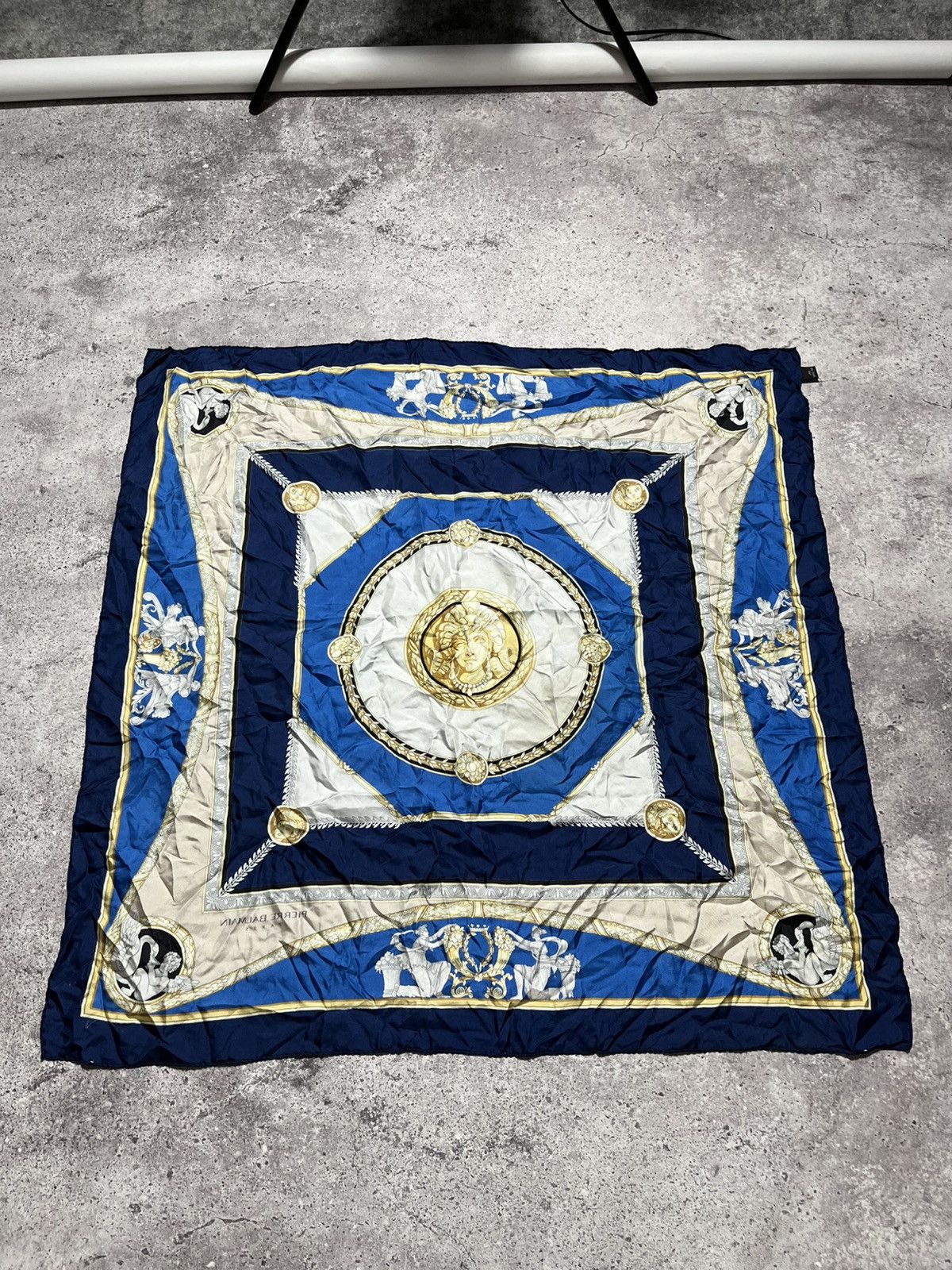 Pierre Balmain Vintage Pierre BALMAIN Paris SILK scarf Size ONE SIZE - 10 Thumbnail