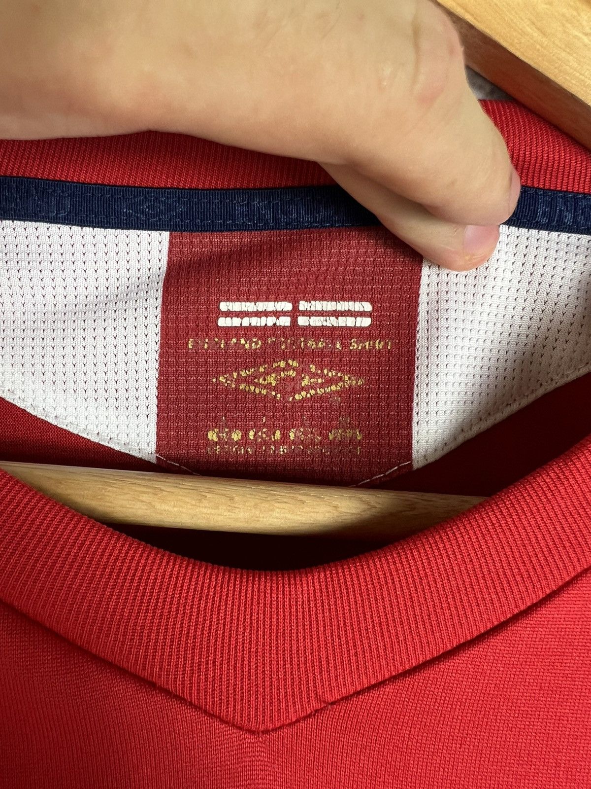 Umbro Vintage Umbro England Gerrard 2007 Home Soccer Jersey Shirt Size US L / EU 52-54 / 3 - 7 Thumbnail