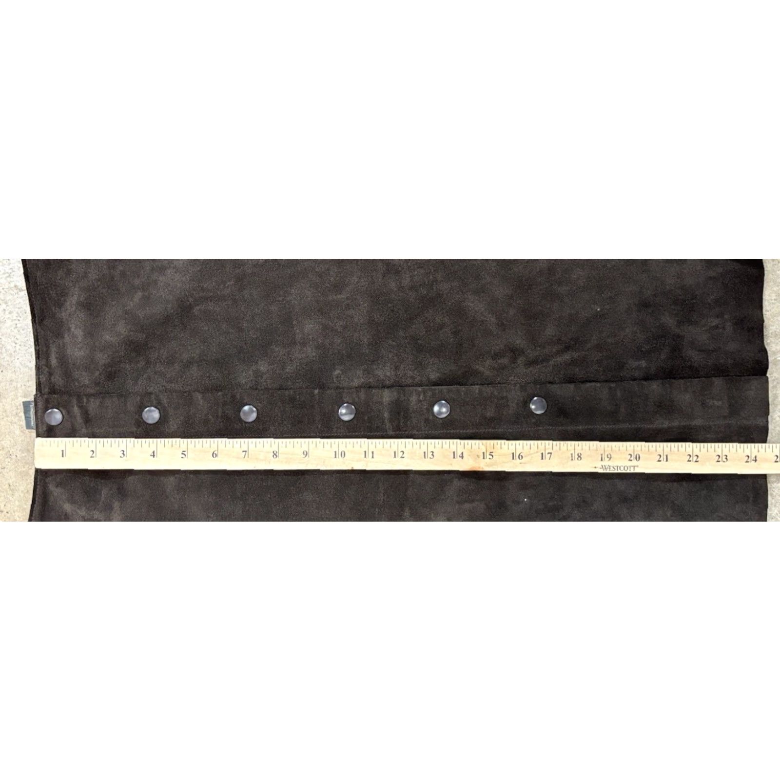 Banana Republic Banana Republic Skirt Women’s 8 Knee Length Suede Brown Snap Front A-Line Leather Accessories: Snaps 90s Preppy Academia City Old Money Womens Size 30" / US 8 / IT 44 - 7 Thumbnail