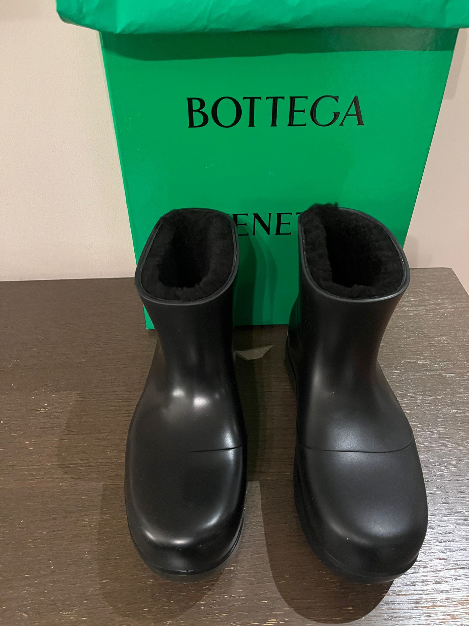 Bottega Veneta o1rshd1 Q:2 / Puddle Boots Cozy Shearling Interior in Black Size US 12 / EU 45 - 6 Thumbnail