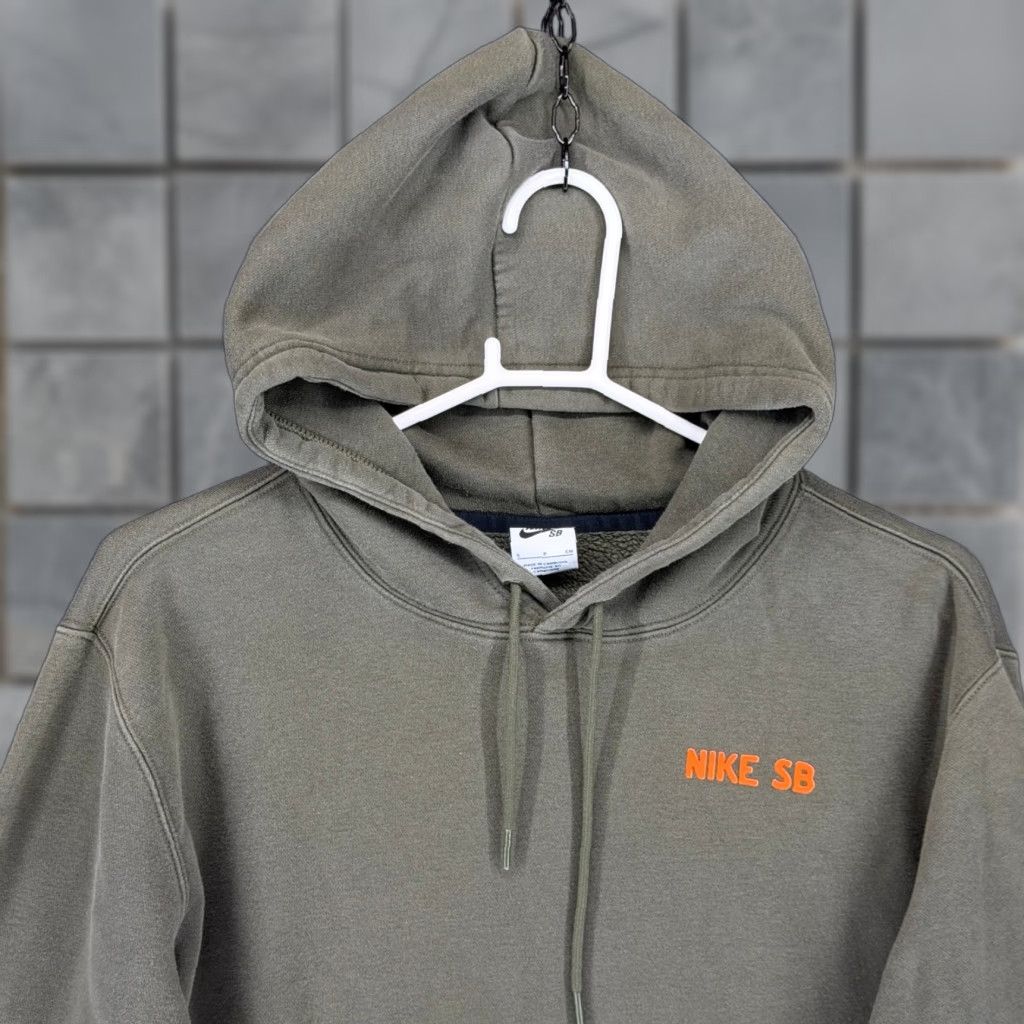 Nike Nike SB Mens Olive Green Traffic Cone Graphic Hoodie DJ1043-325 Small Size US S / EU 44-46 / 1 - 1 Thumbnail