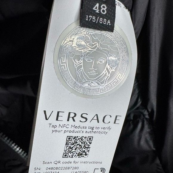 Versace Versace Medusa Hooded Down Jacket Nylon Black Men’s IT 48/US Size US M / EU 48-50 / 2 - 5 Thumbnail