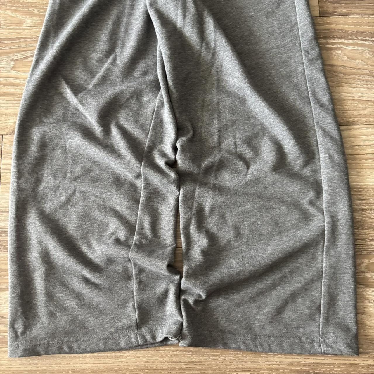 Vintage Crazy Vintage Y2K/2000s Grey Baggy Essential Sweatpants! Size S Size US 30 / EU 46 - 5 Thumbnail