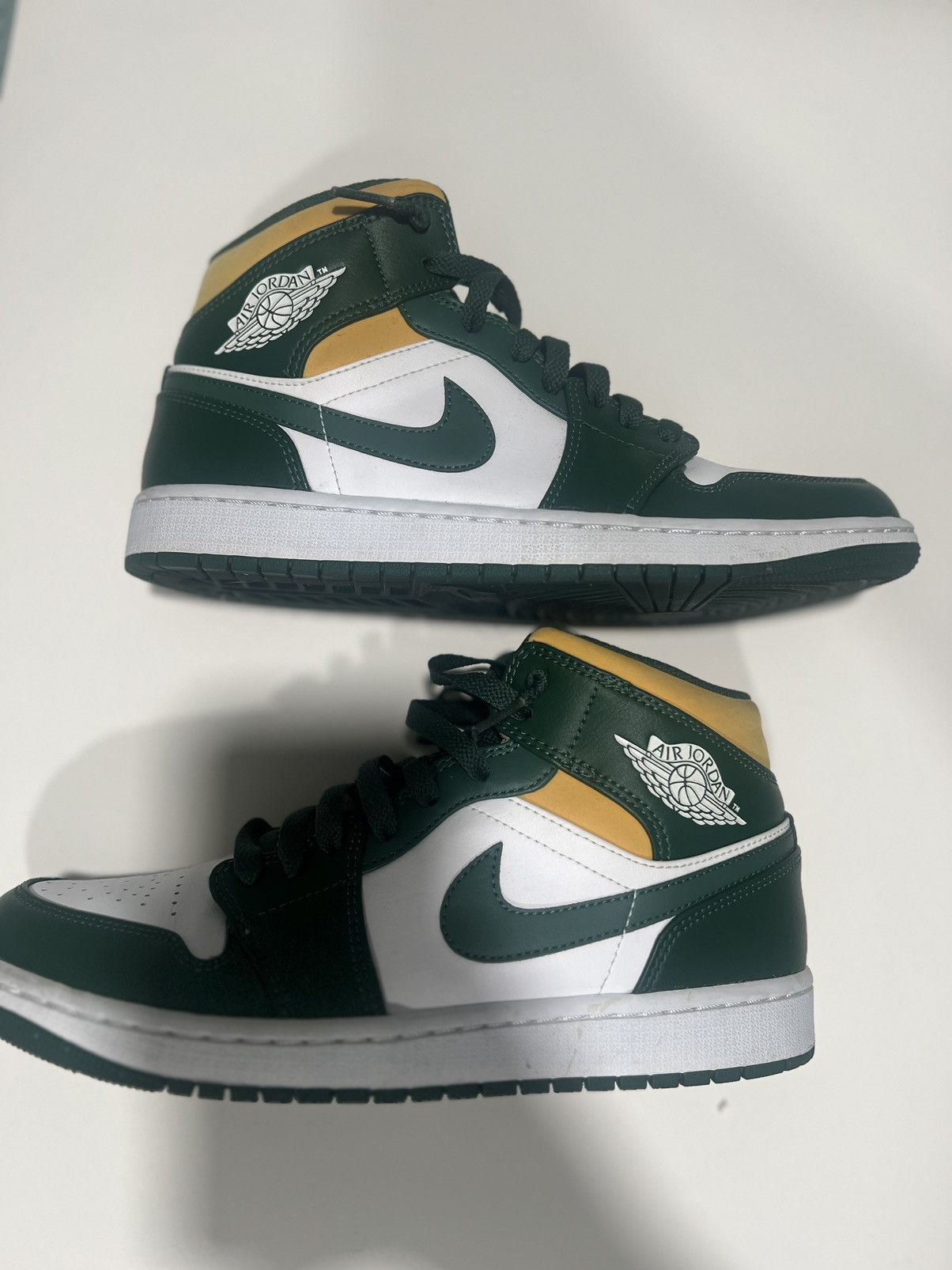 Jordan Brand × Nike Air Jordan 1 Mid 'Sonics' Size US 9 / EU 42 - 7 Thumbnail