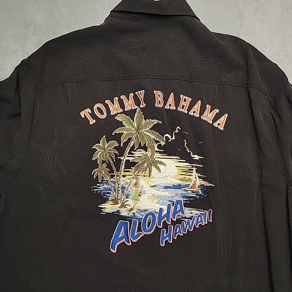 Tommy Bahama VINTAGE Tommy Bahama Shirt Mens M Black 100% Silk Embroidered Aloha Hawaii Loop Collar Size US M / EU 48-50 / 2 - 2 Thumbnail