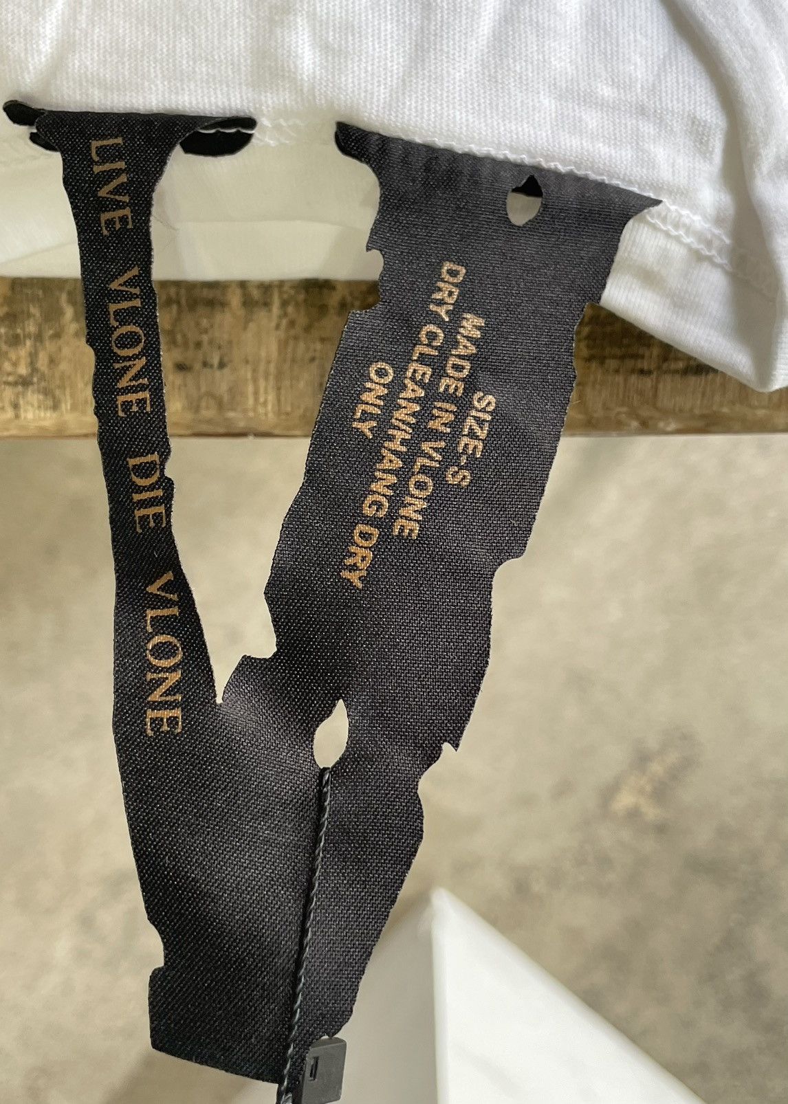 Vlone Vlone Friends Zombie Tee Size US S / EU 44-46 / 1 - 4 Thumbnail