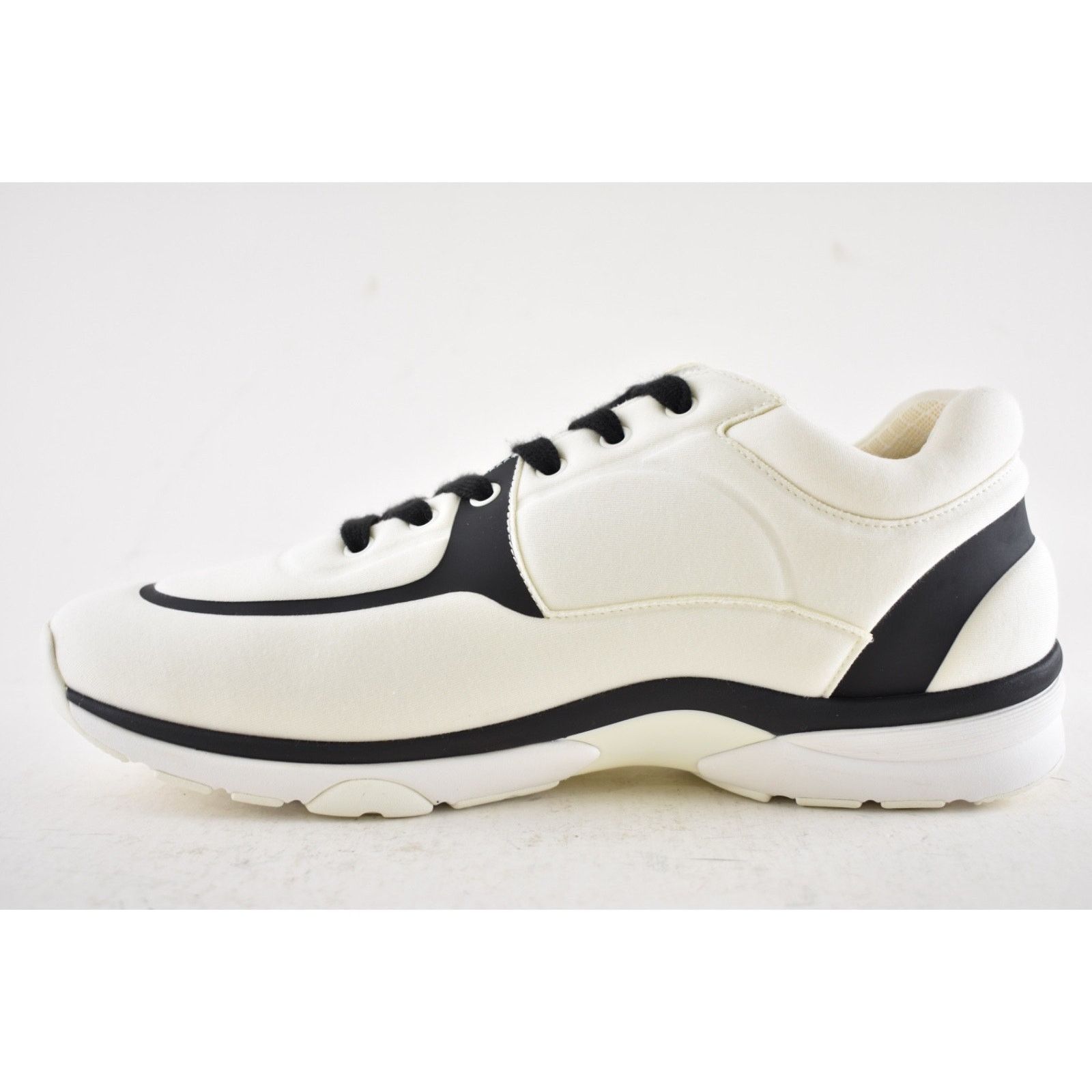 Chanel Chanel 20C Men White Black Neoprene CC Logo Low Top Size US 11 / EU 44 - 9 Thumbnail