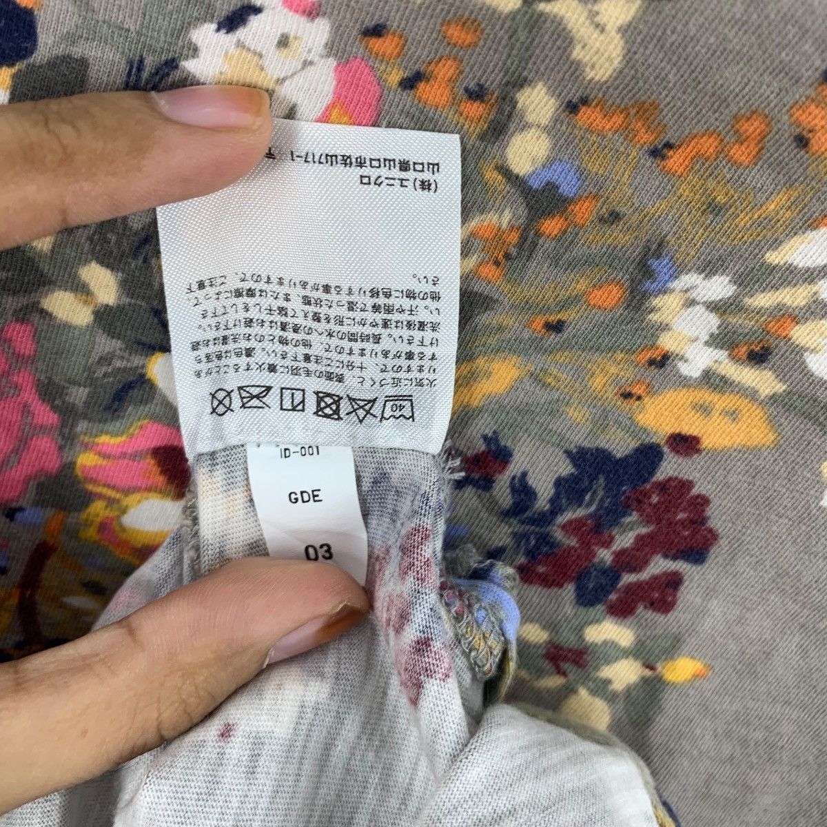 Uniqlo UNIQLO x EPICE DESIGN Floral Bouquet Over Print Tee Shirt Size M / US 6-8 / IT 42-44 - 8 Thumbnail