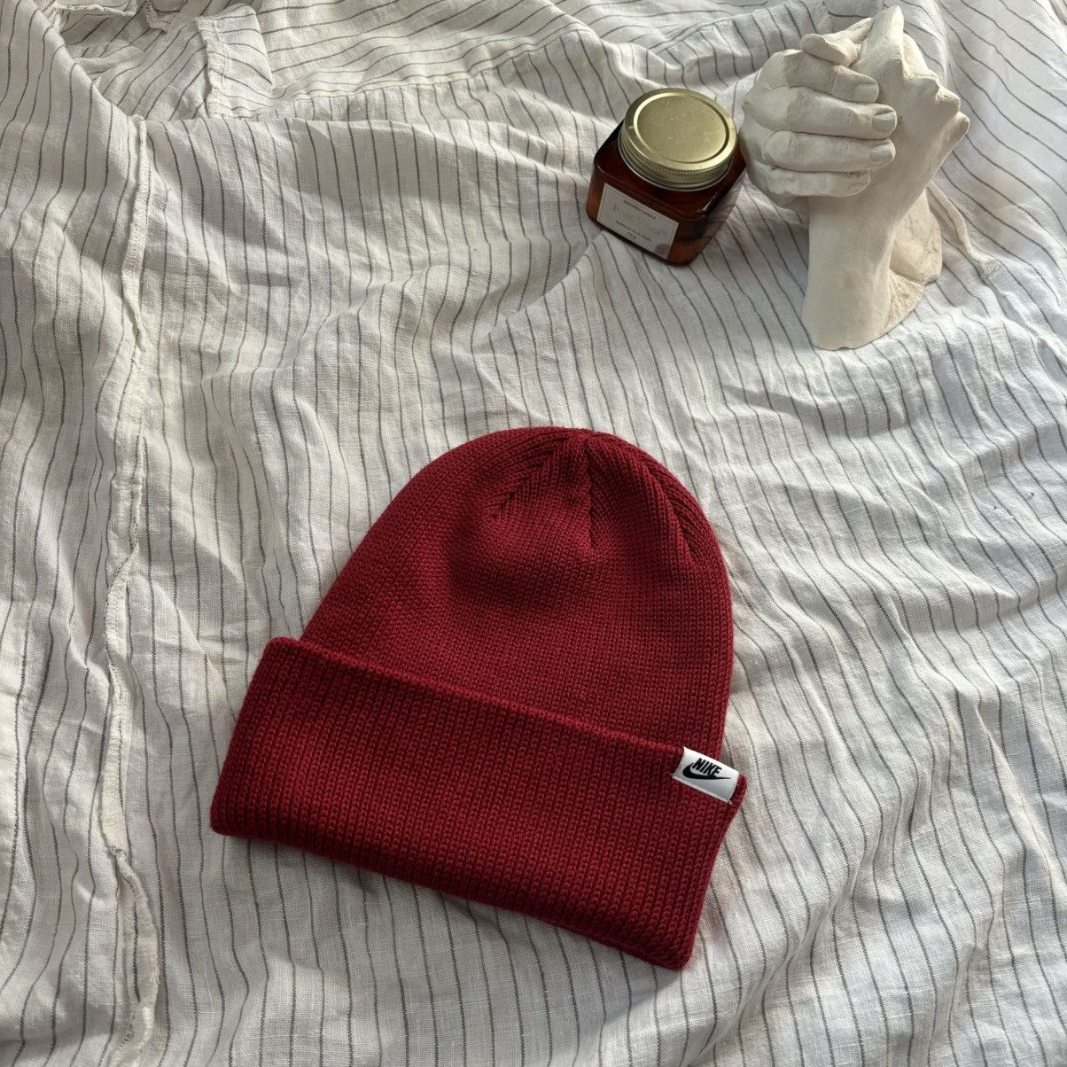 Nike Nike winter hat red one size streetwear sportswear rare Size ONE SIZE - 1 Thumbnail
