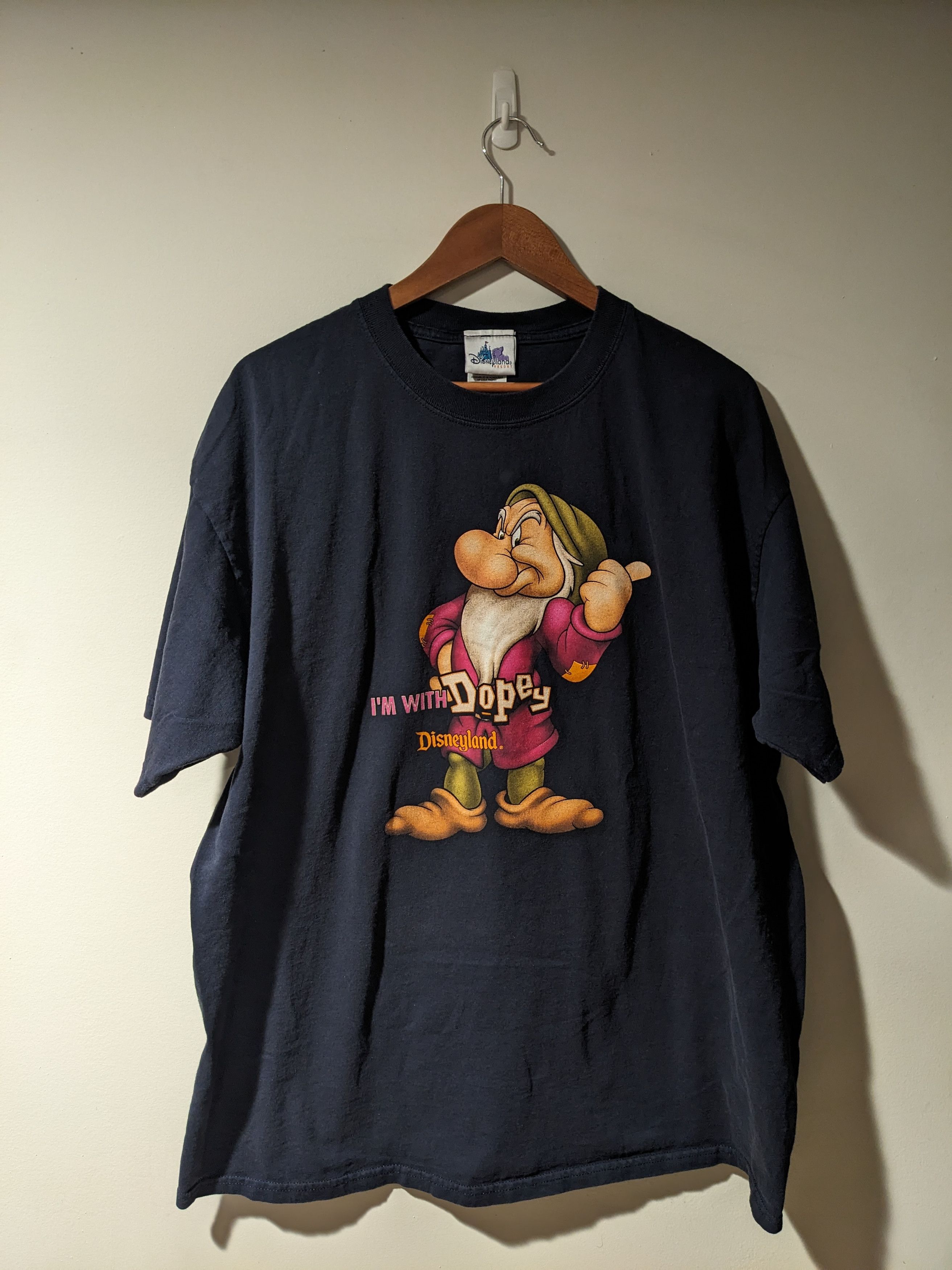 Disney × Vintage Vintage Y2K Walt Disney Land Resort I'm With Dopey T-Shirt Size US XXL / EU 58 / 5 - 1 Thumbnail