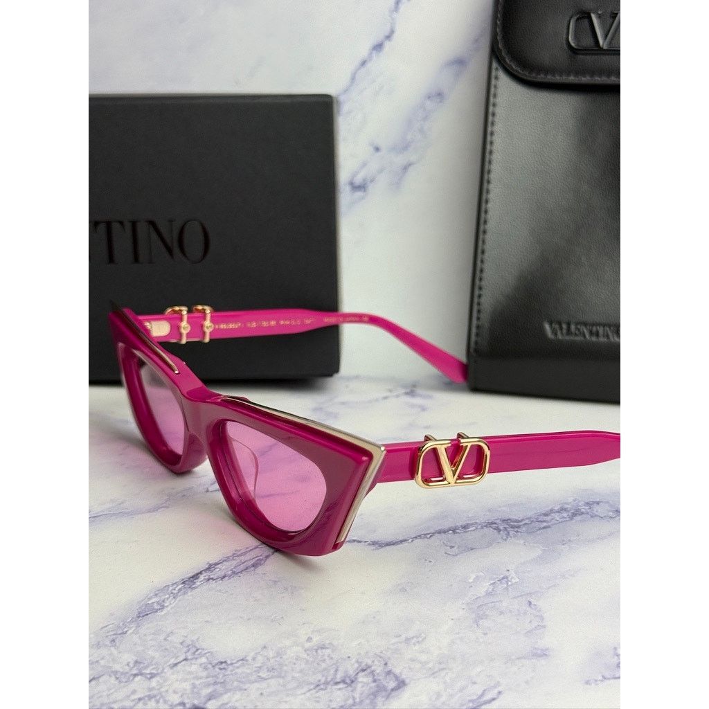 Valentino NEW Valentino V-Goldcut VLS113-C Pink Cat Eye Sunglasses Size ONE SIZE - 3 Thumbnail