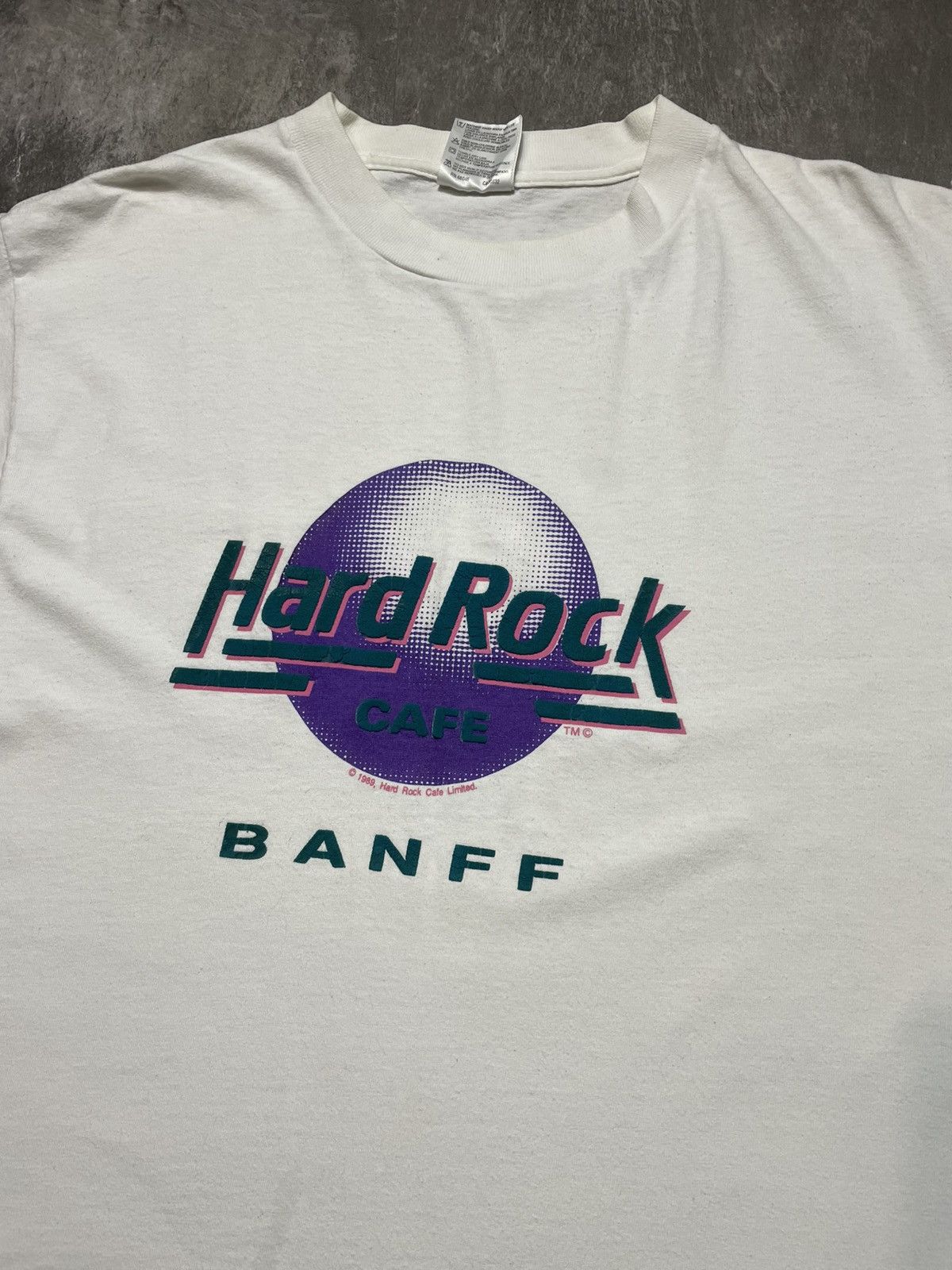 Hard Rock Cafe Vintage 1989 Hard Rock Cafe Banff Usa Logo Print Graphic Tee Size US L / EU 52-54 / 3 - 2 Thumbnail