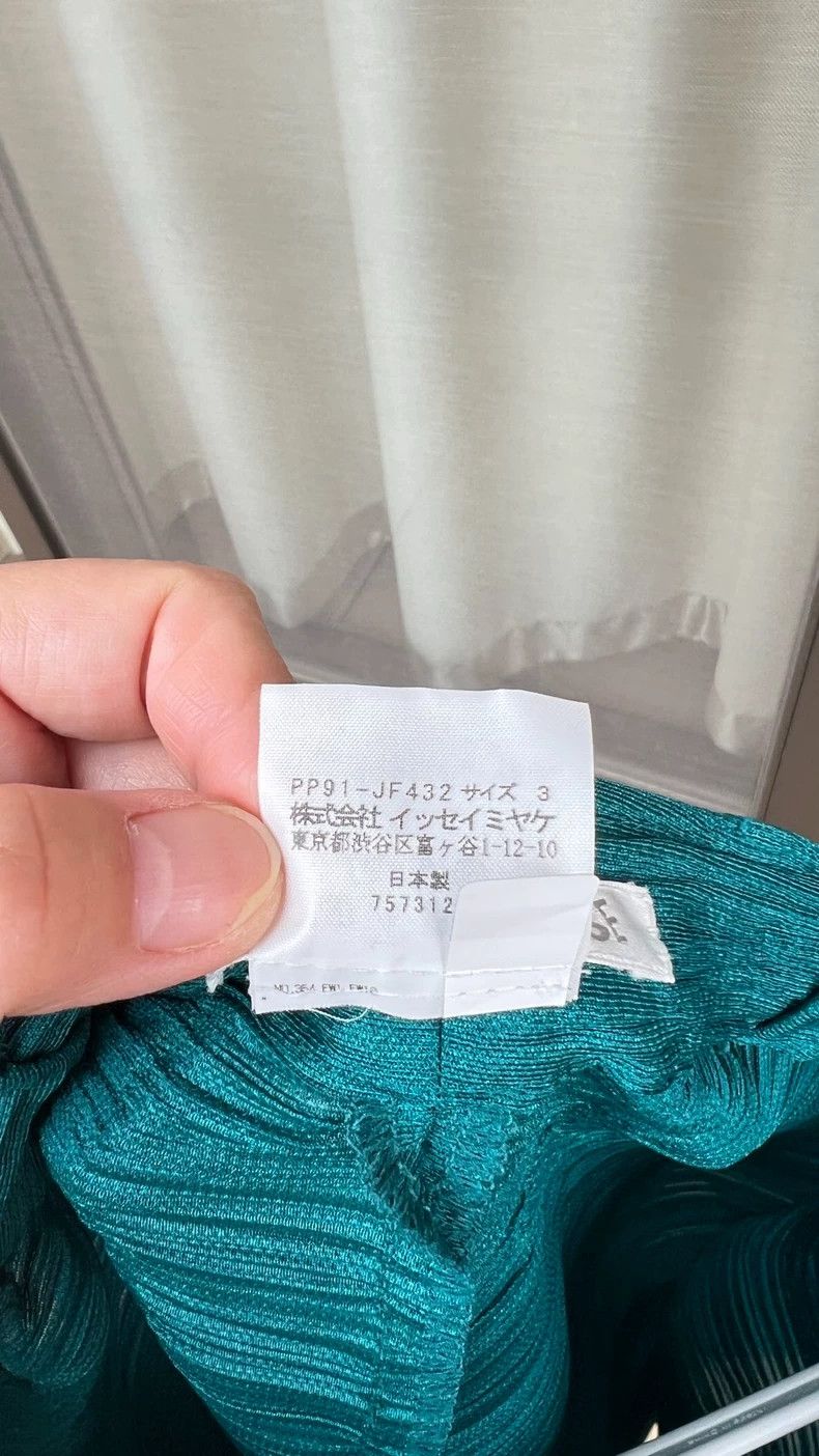 Issey Miyake Issey Miyake size:3 Green pleated shorts Size 31" - 4 Thumbnail