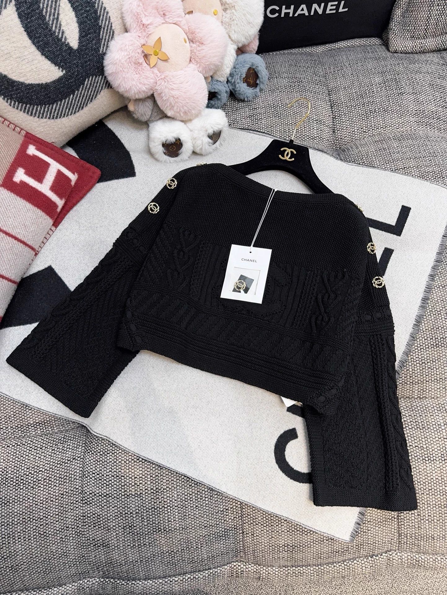 Chanel Chanel off-the-shoulder black CC jacquard knit top 36 Size XS / US 0-2 / IT 36-38 - 3 Thumbnail