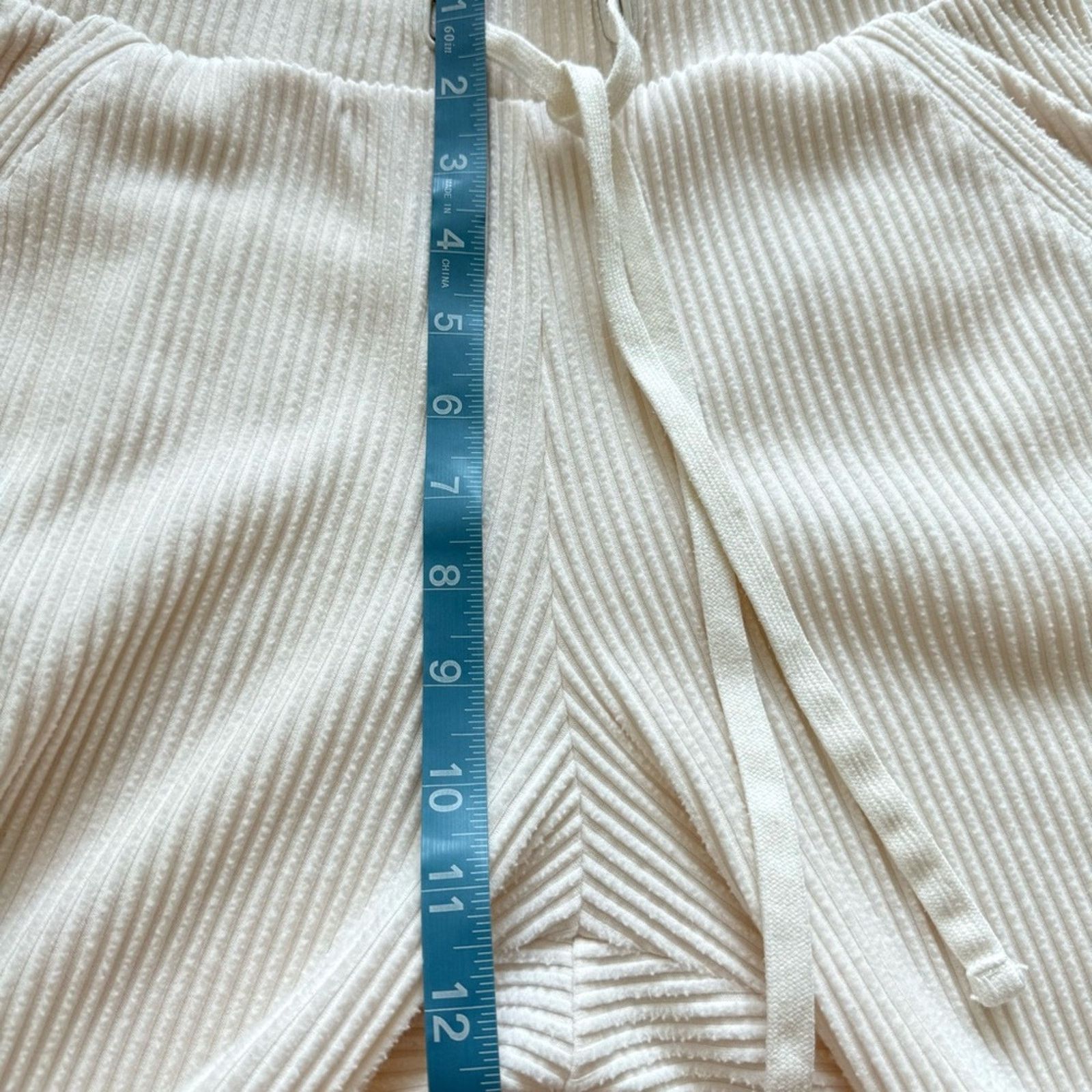 Alo Yoga ALO Yoga women ivory sweatpants size S Size 28" / US 6 / IT 42 - 6 Thumbnail