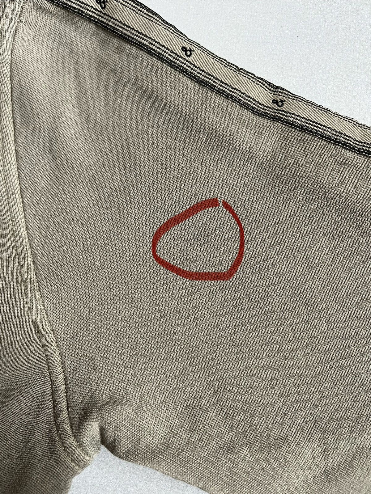 Dolce & Gabbana Vintage 90s Dolce & Gabbana Beige Pocket V Neck Hoodie Size US M / EU 48-50 / 2 - 21 Thumbnail