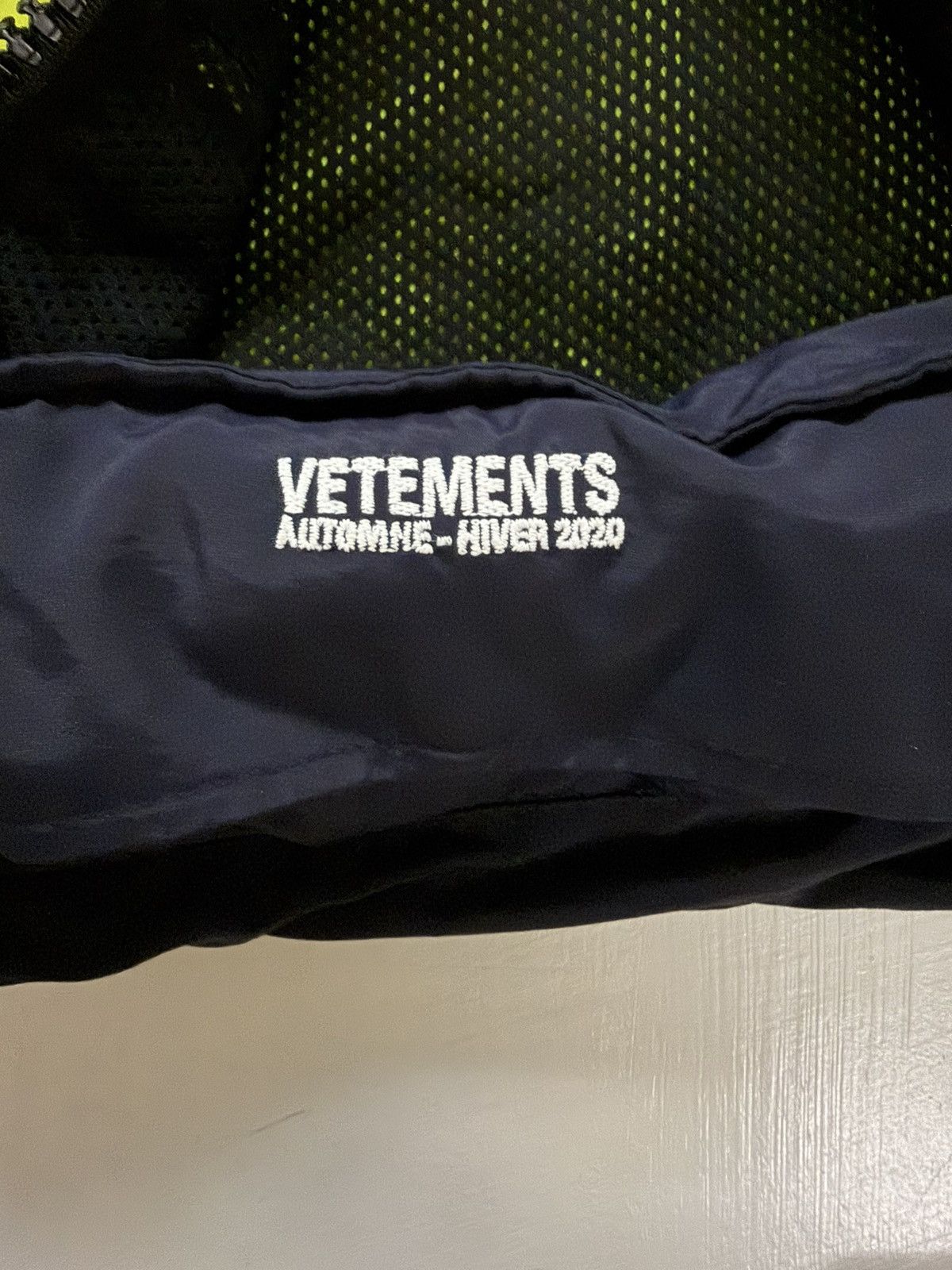Vetements Vetements F/W19 Hi-Vis Anarchy Reflective Parka Size US XXL / EU 58 / 5 - 7 Thumbnail