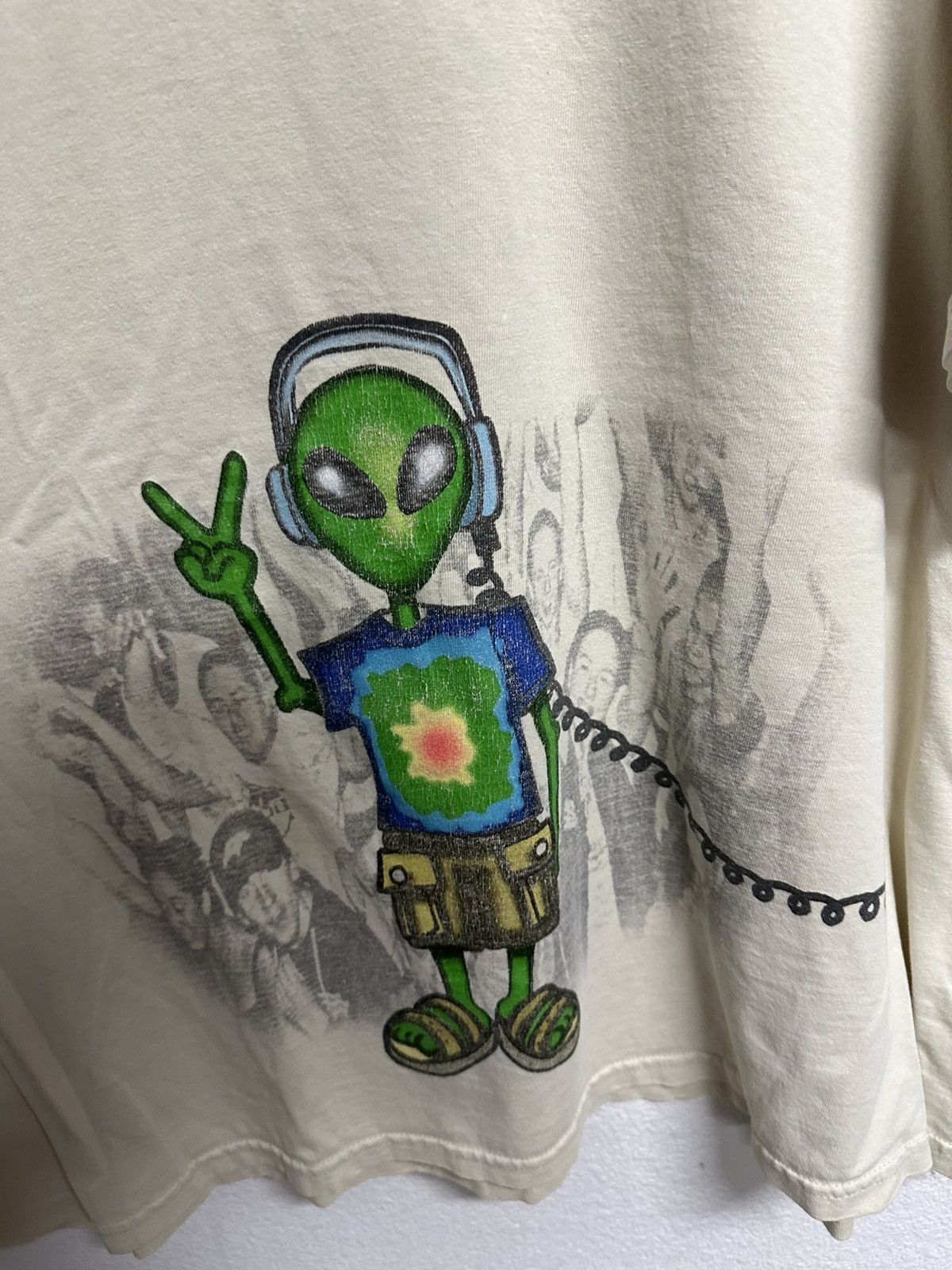 Vintage Y2K alien DJ T-shirt Size US XXL / EU 58 / 5 - 3 Thumbnail