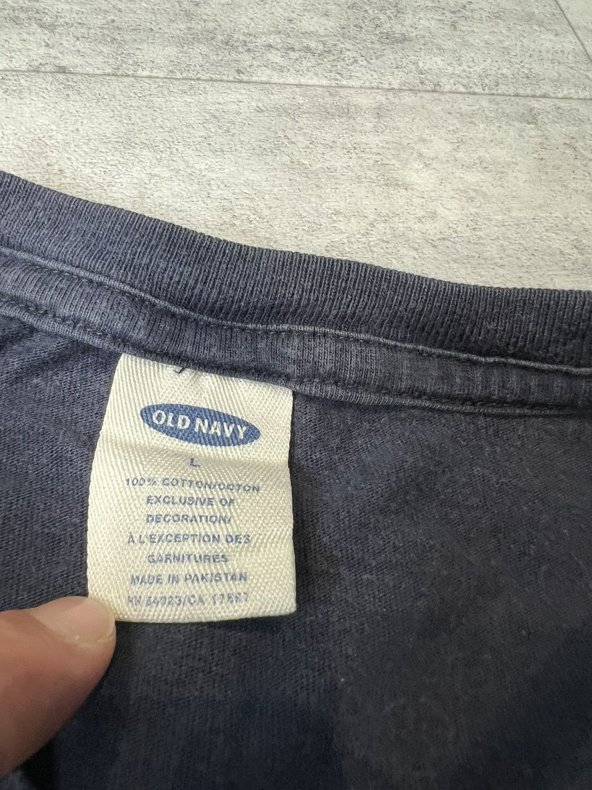 Old Navy Vintage old navy 90s t shirt L Size US L / EU 52-54 / 3 - 3 Thumbnail