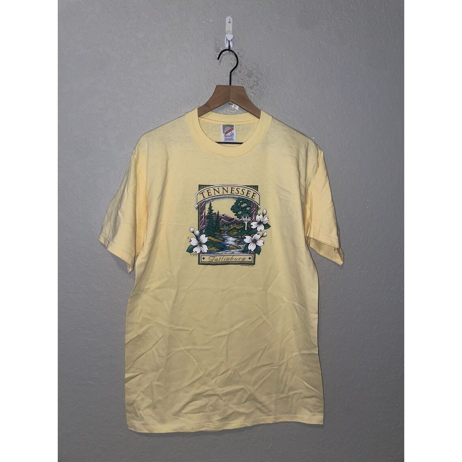 Jerzees Vintage Gatlinburg Tennessee Shirt Tee River Yellow 90s L Size US L / EU 52-54 / 3 - 1 Thumbnail