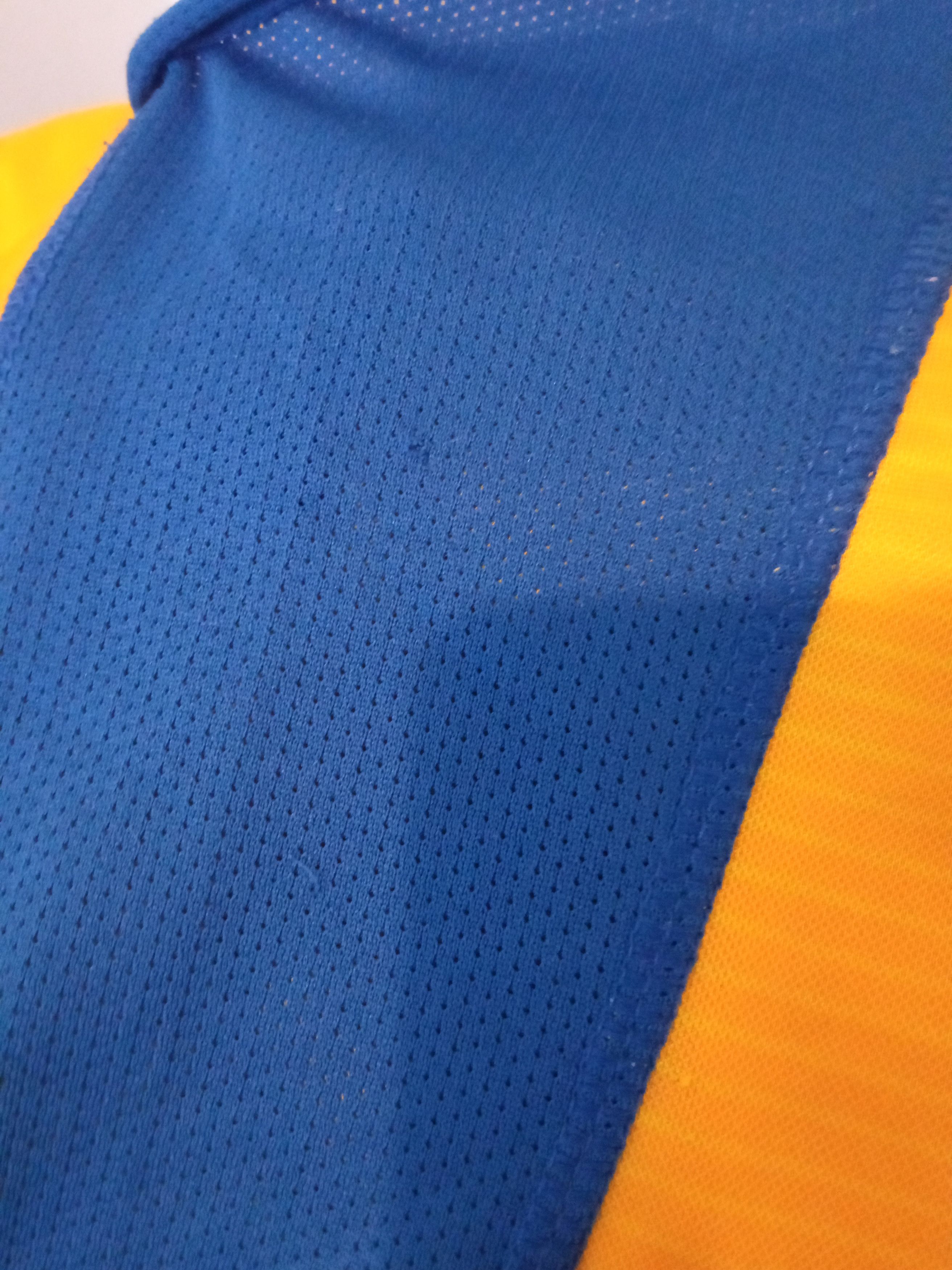 Umbro × Vintage SWEDEN NATIONAL TEAM 2003/2005 HOME FOOTBALL SHIRT UMBRO Size US XL / EU 56 / 4 - 5 Thumbnail