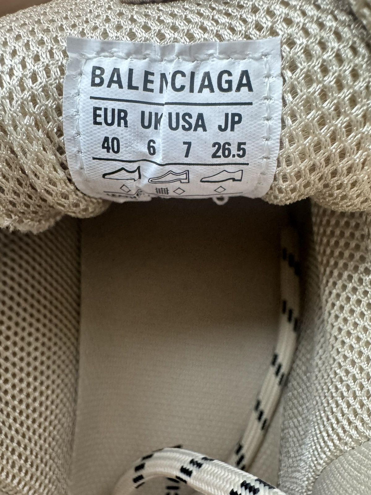 Balenciaga Balenciaga Triple s Beige Uk6 EU40 Box included! Size US 7 / EU 40 - 13 Thumbnail