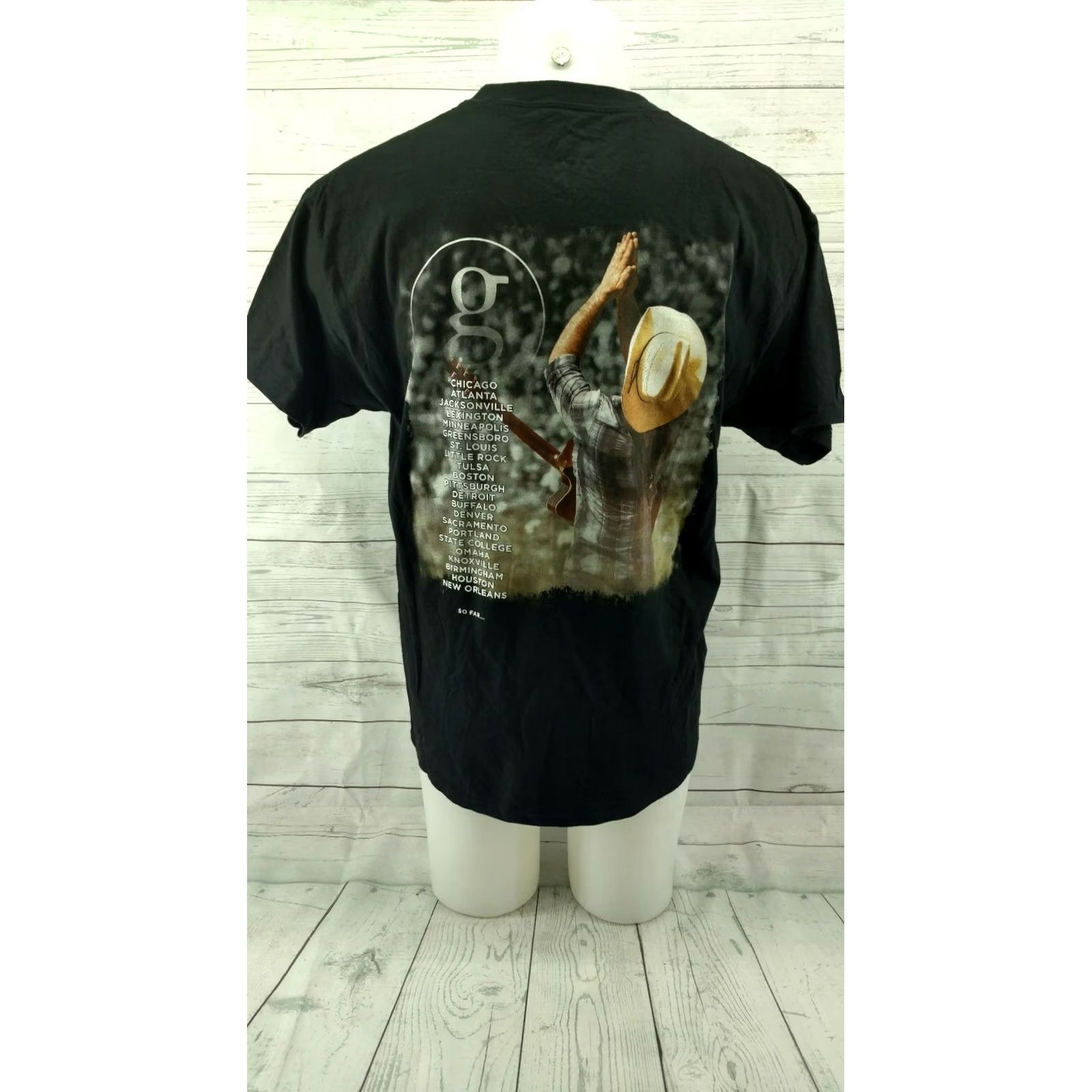 Hanes Garth Brooks World Tour 2014 2015 Black Large T-shirt Mens HB Hanes 100% Cotton Crew Neck Short Sleeve Shirt Regular Size L Color Black Size US L / EU 52-54 / 3 - 5 Thumbnail
